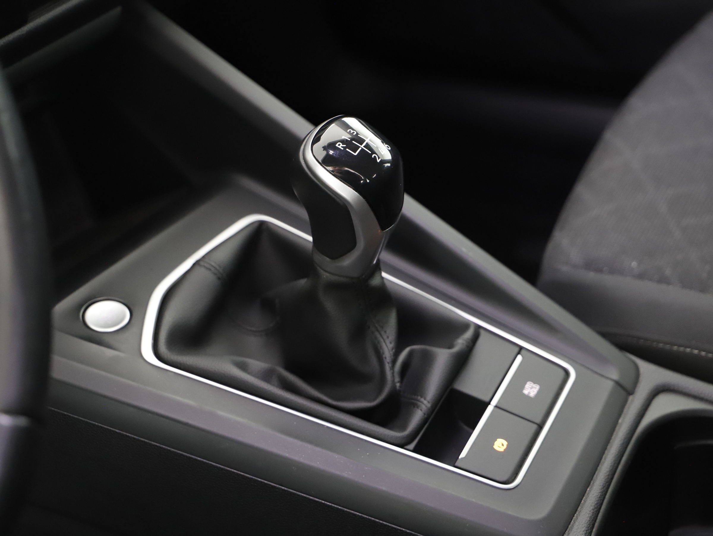 VW Golf VIII 2.0 TDI Life | Bild 6 von 31