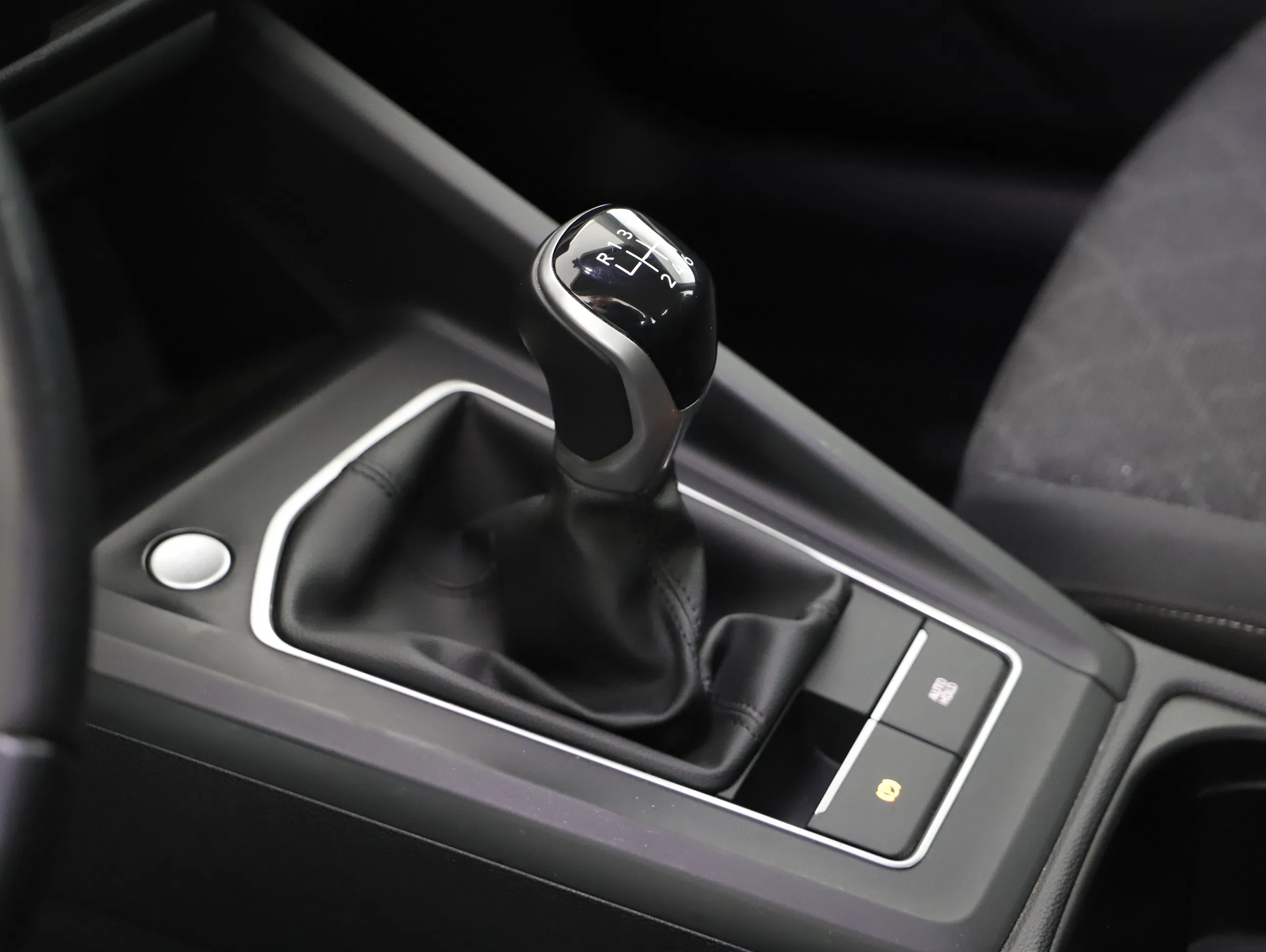 VW Golf VIII 2.0 TDI Life | Bild 6 von 31