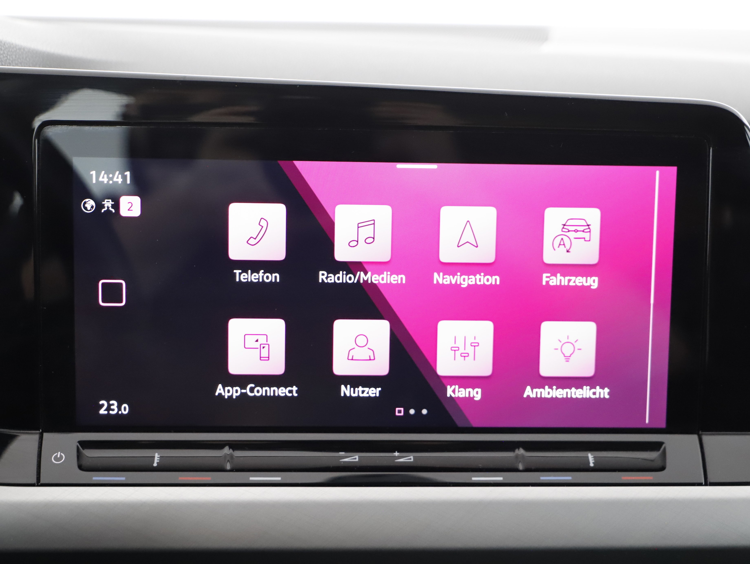 VW Golf VIII 2.0 TDI Life | Bild 9 von 31