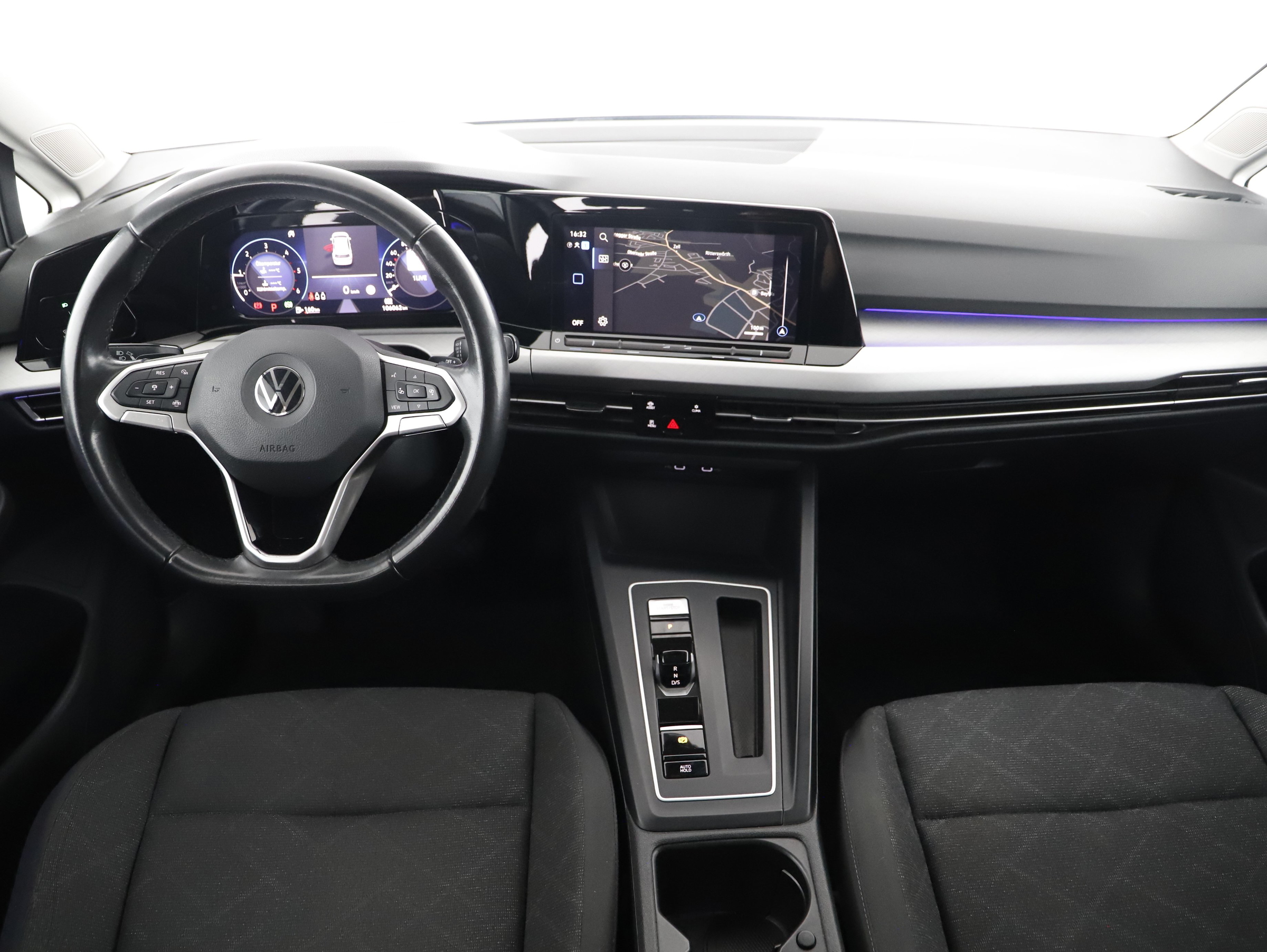 VW Golf VIII 2.0 TDI Life | Bild 15 von 28