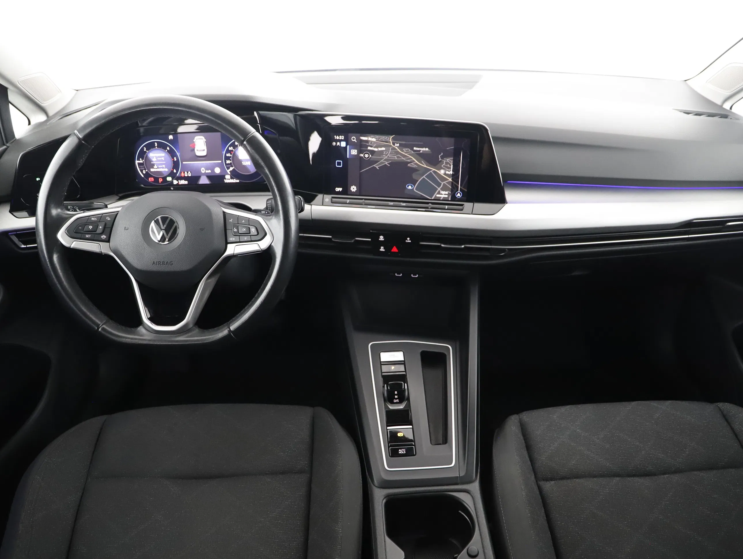 VW Golf VIII 2.0 TDI Life | Bild 15 von 28