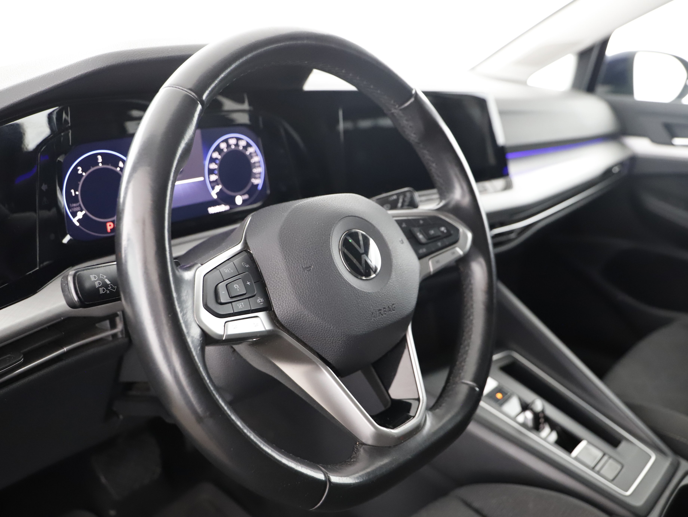 VW Golf VIII 2.0 TDI Life | Bild 17 von 28