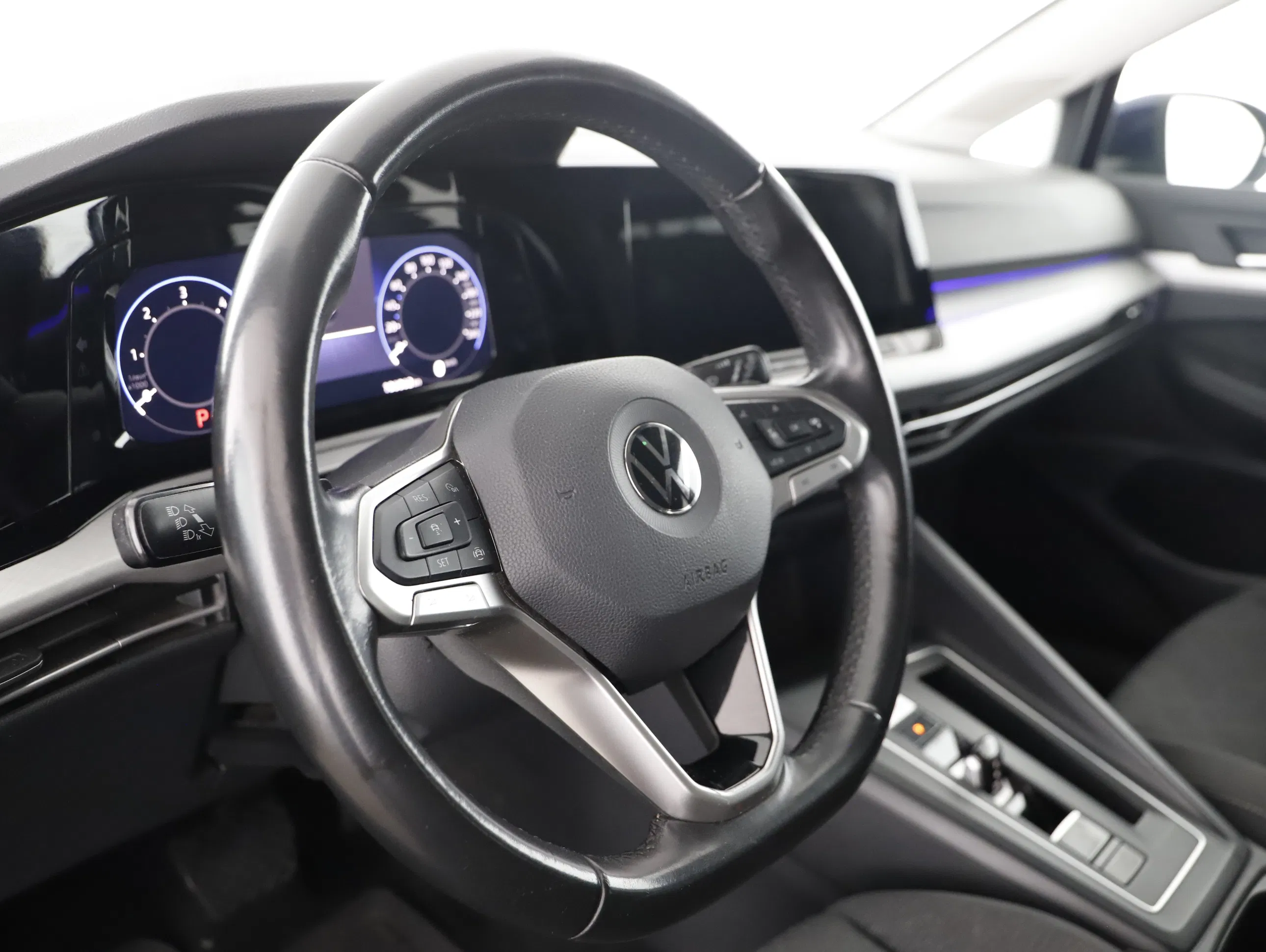 VW Golf VIII 2.0 TDI Life | Bild 17 von 28