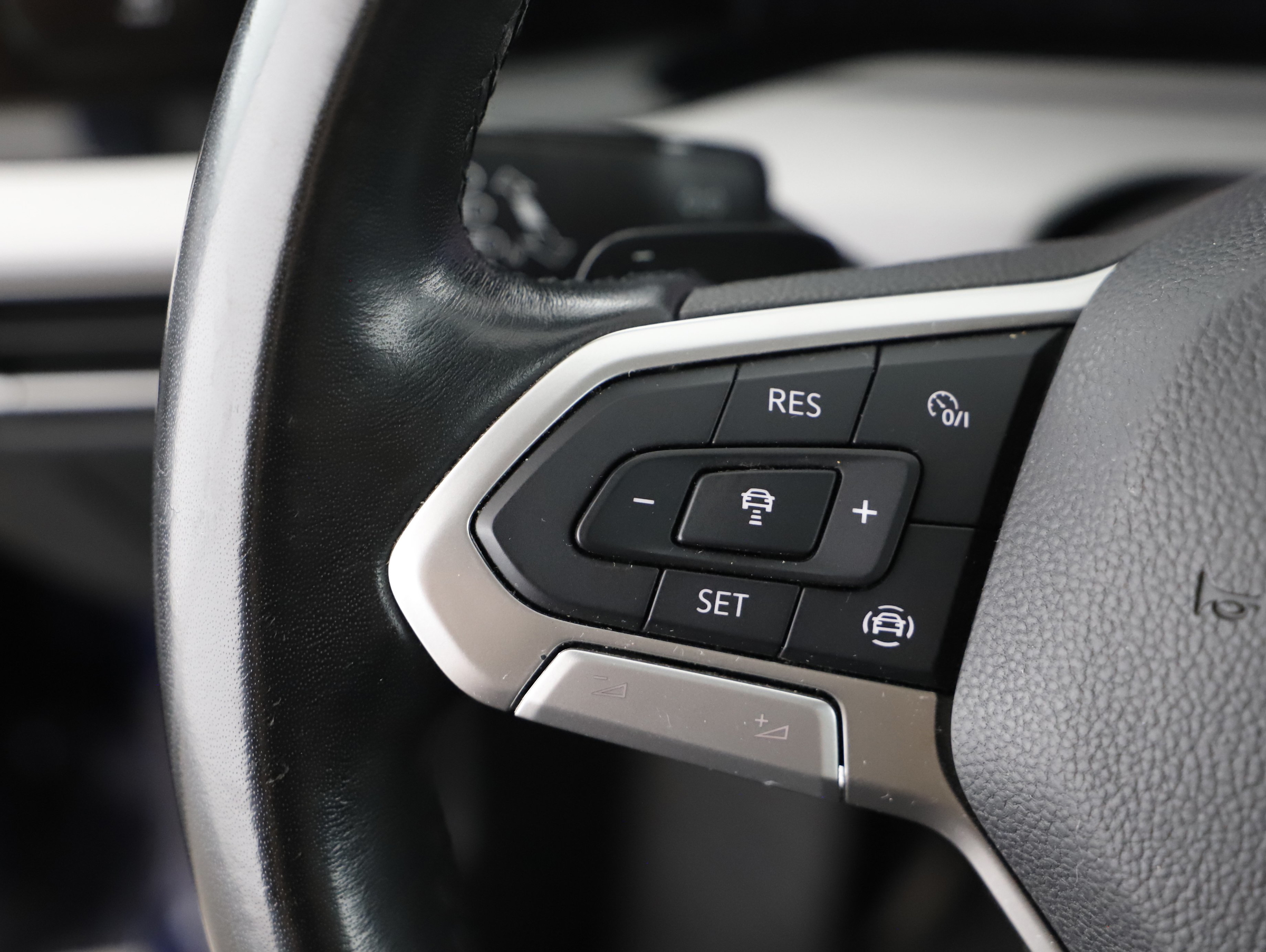 VW Golf VIII 2.0 TDI Life | Bild 18 von 28