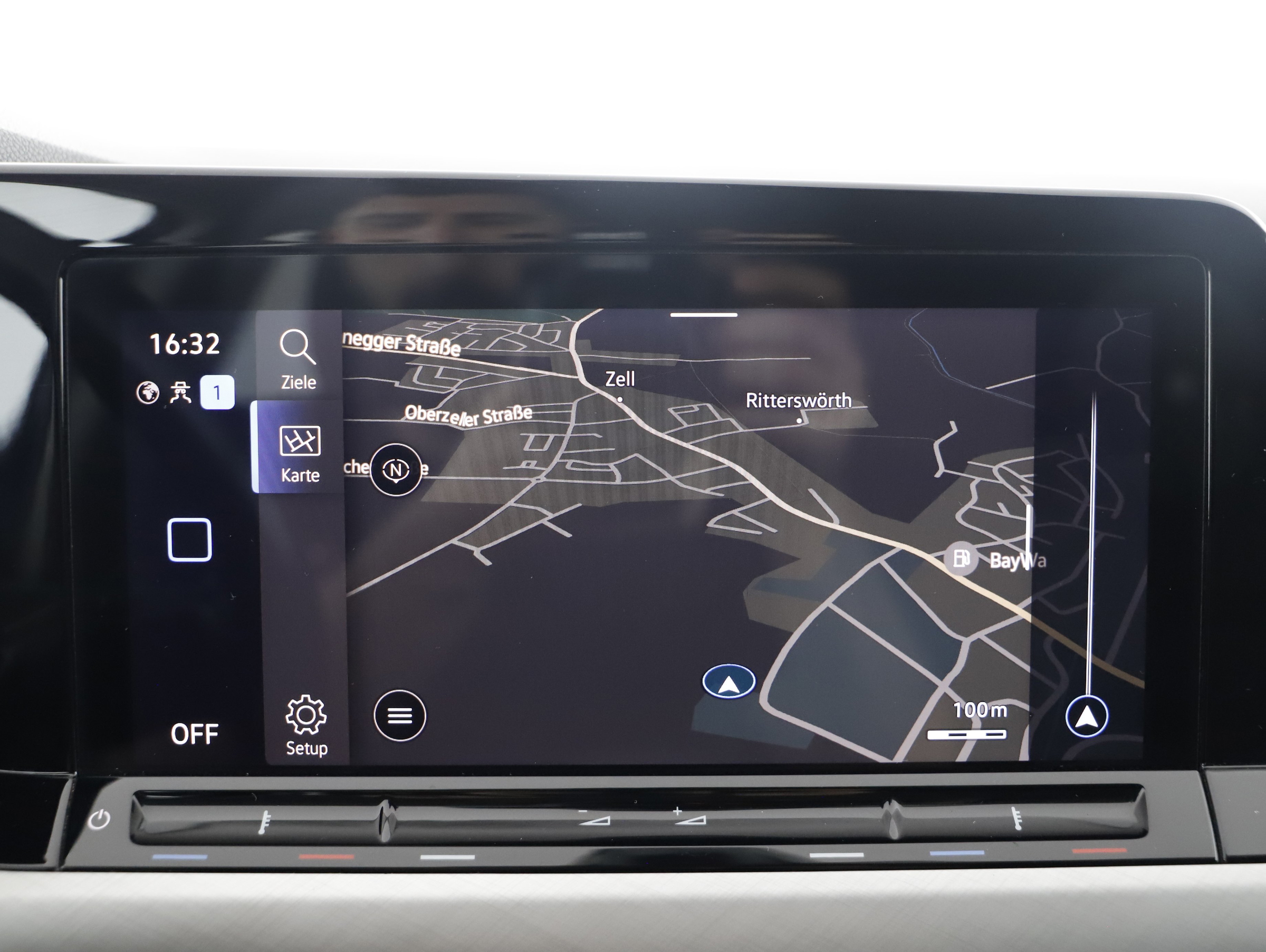 VW Golf VIII 2.0 TDI Life | Bild 22 von 28