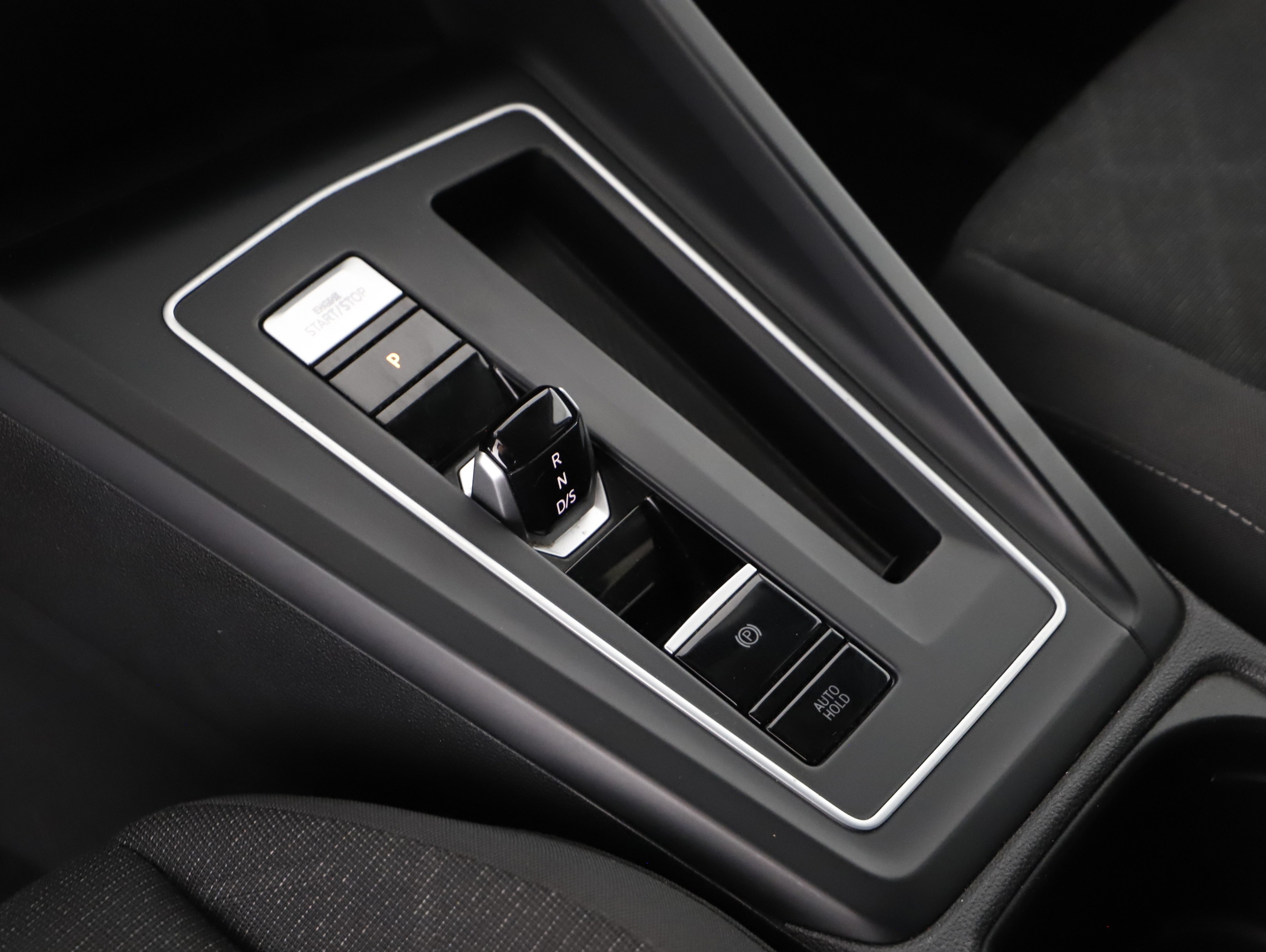 VW Golf VIII 2.0 TDI Life | Bild 23 von 28