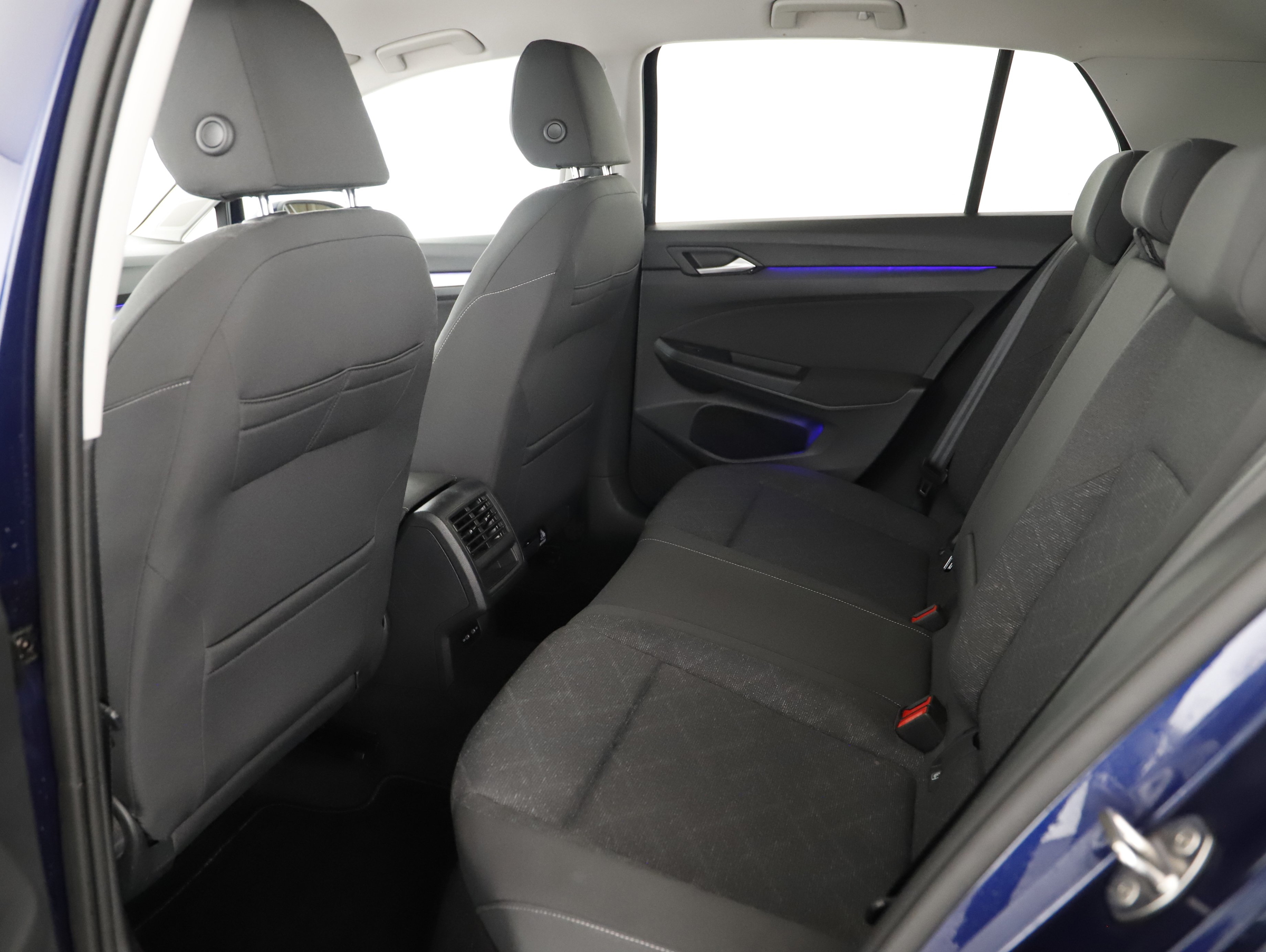 VW Golf VIII 2.0 TDI Life | Bild 24 von 28