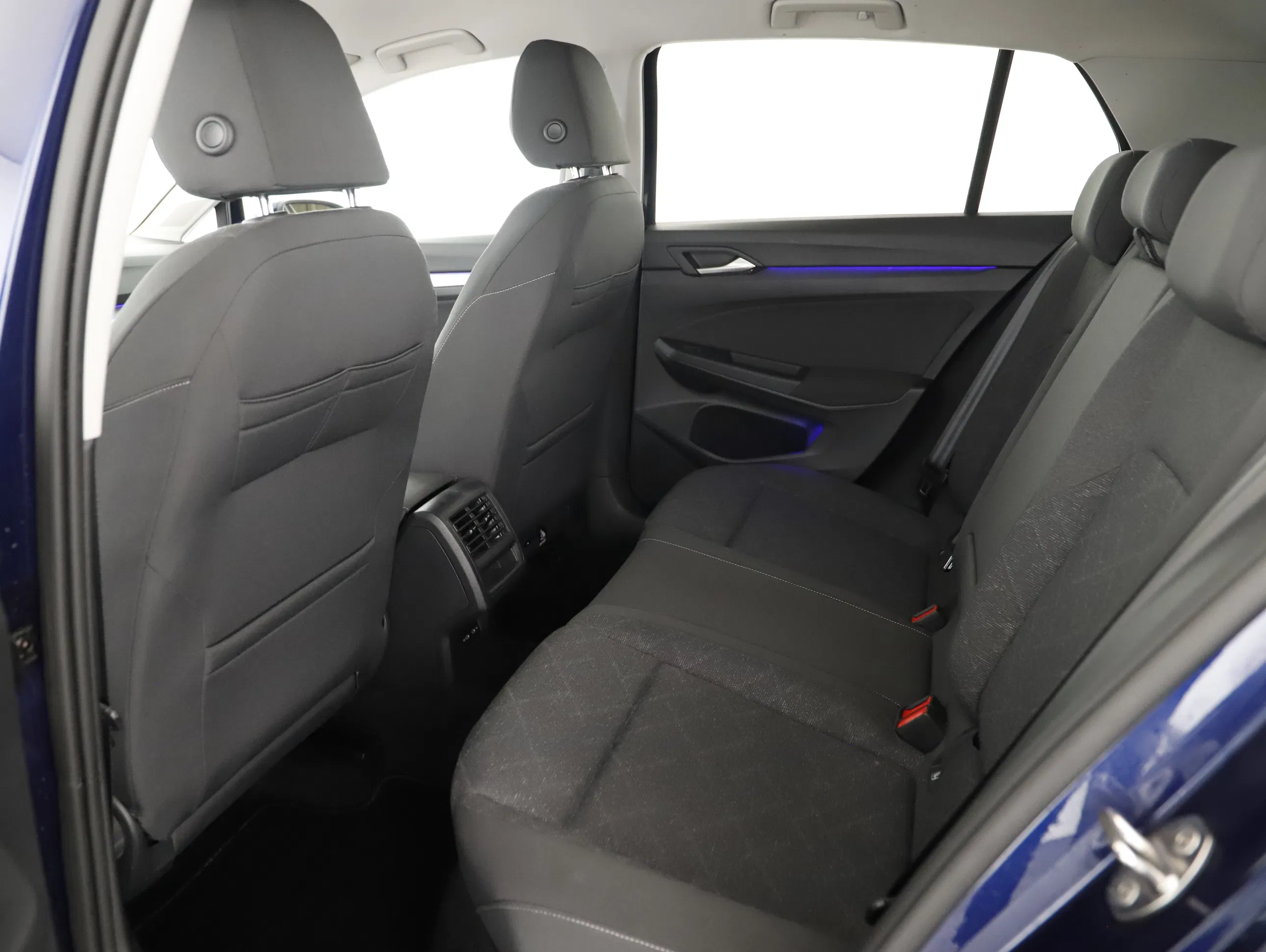 VW Golf VIII 2.0 TDI Life | Bild 24 von 28