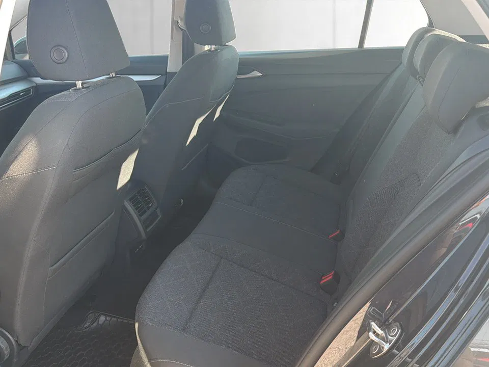 VW Golf VIII 1.5 eTSI Life | Bild 17 von 19