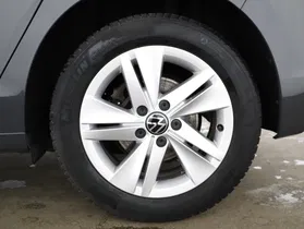VW Golf VIII 1.5 eTSI Life | Thumbnail 2 von 19