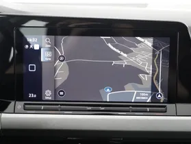 VW Golf VIII 2.0 TDI Life | Thumbnail 11 von 22