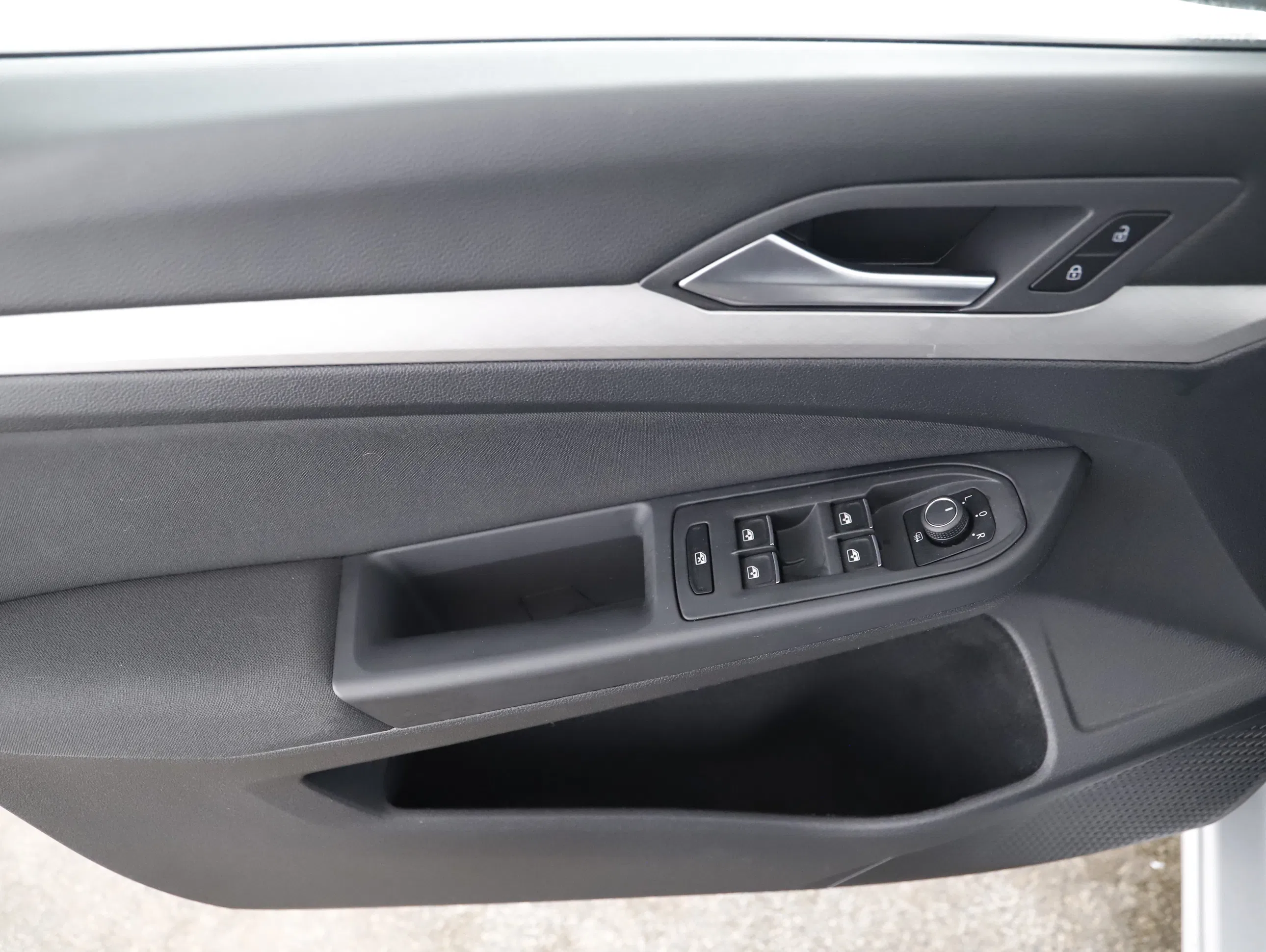 VW Golf VIII 2.0 TDI Life | Bild 18 von 22