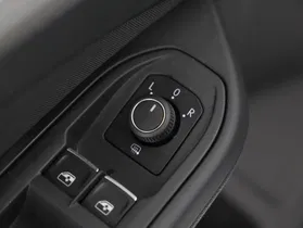 VW Golf VIII 2.0 TDI Life | Thumbnail 19 von 22