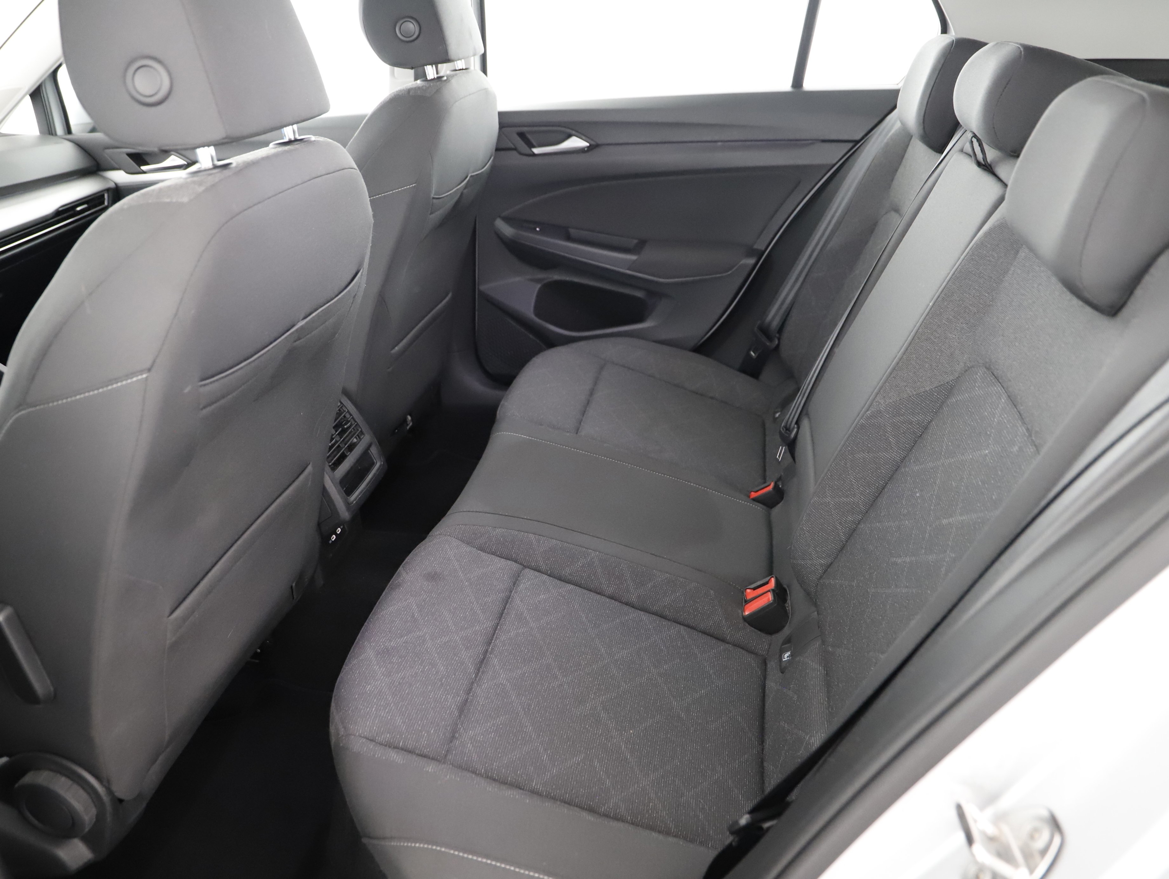 VW Golf VIII 2.0 TDI Life | Bild 6 von 22