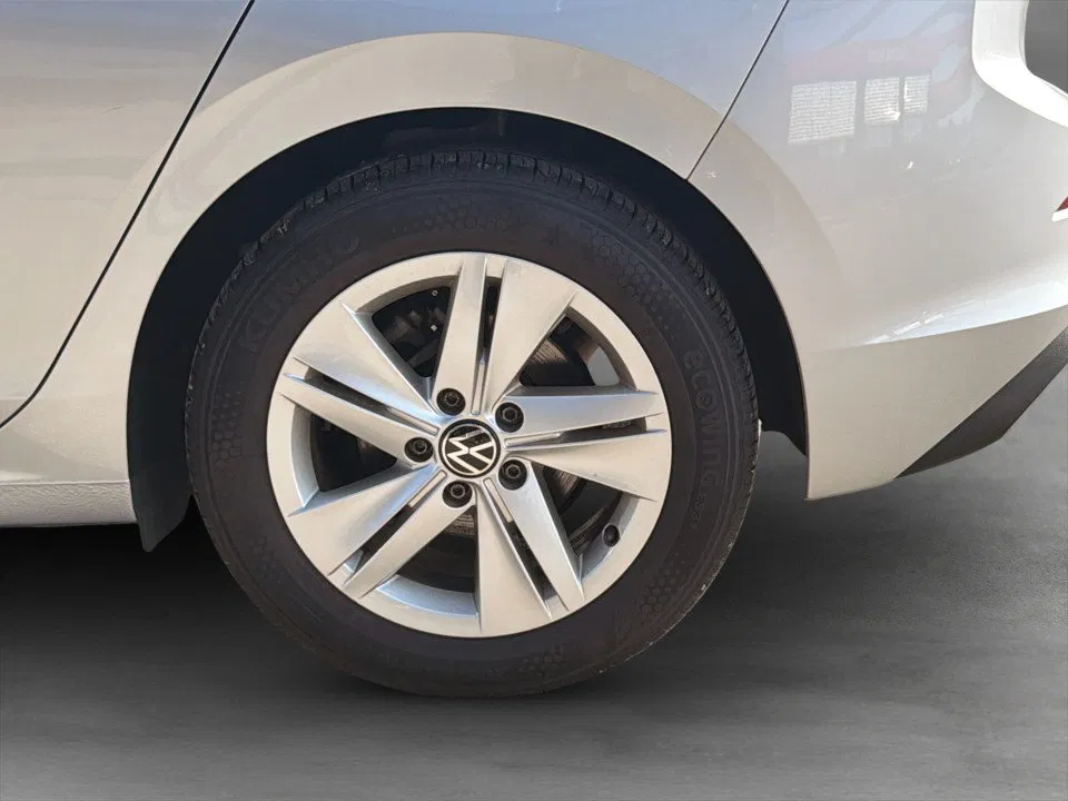 VW Golf VIII 2.0 TDI Life | Bild 6 von 18