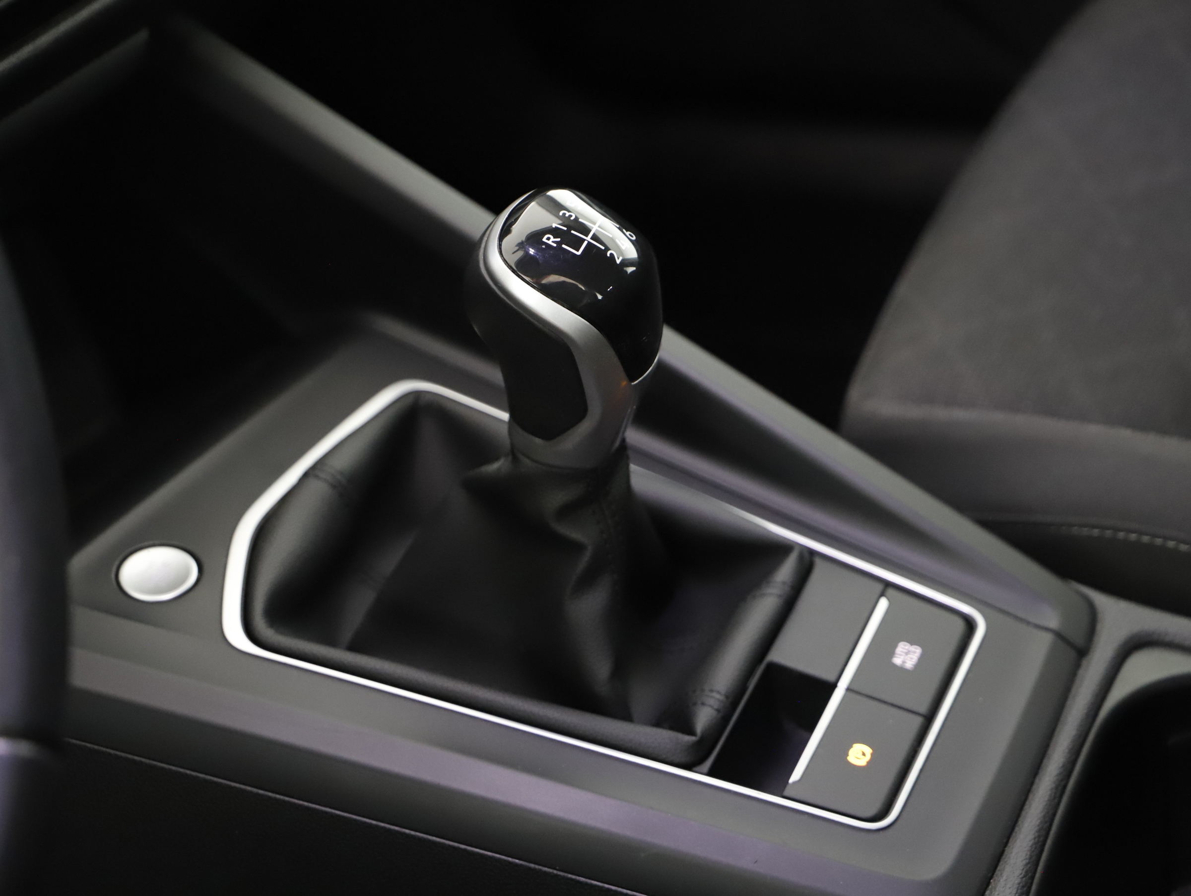 VW Golf VIII 2.0 TDI Life | Bild 9 von 22
