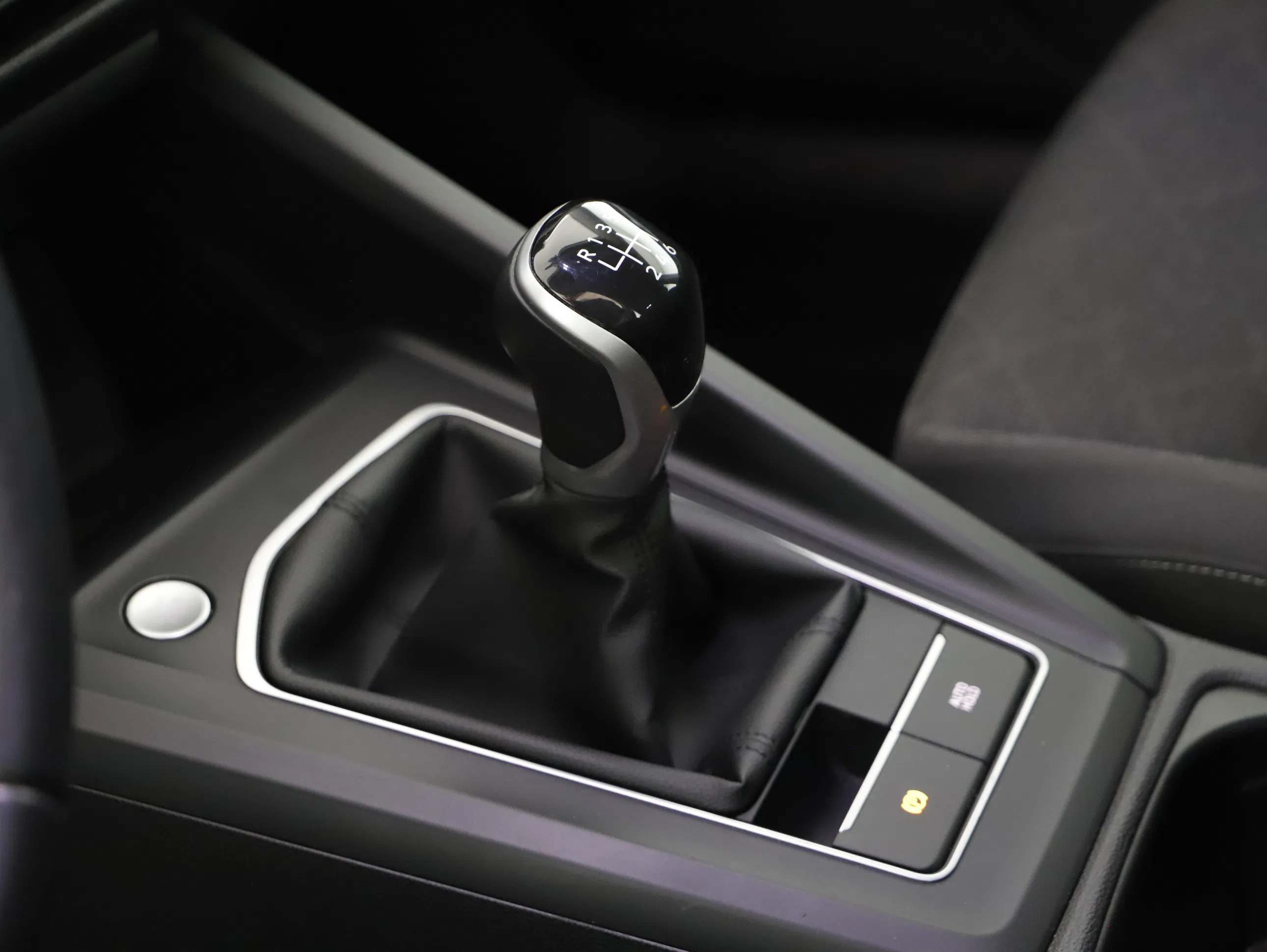VW Golf VIII 2.0 TDI Life | Bild 9 von 22