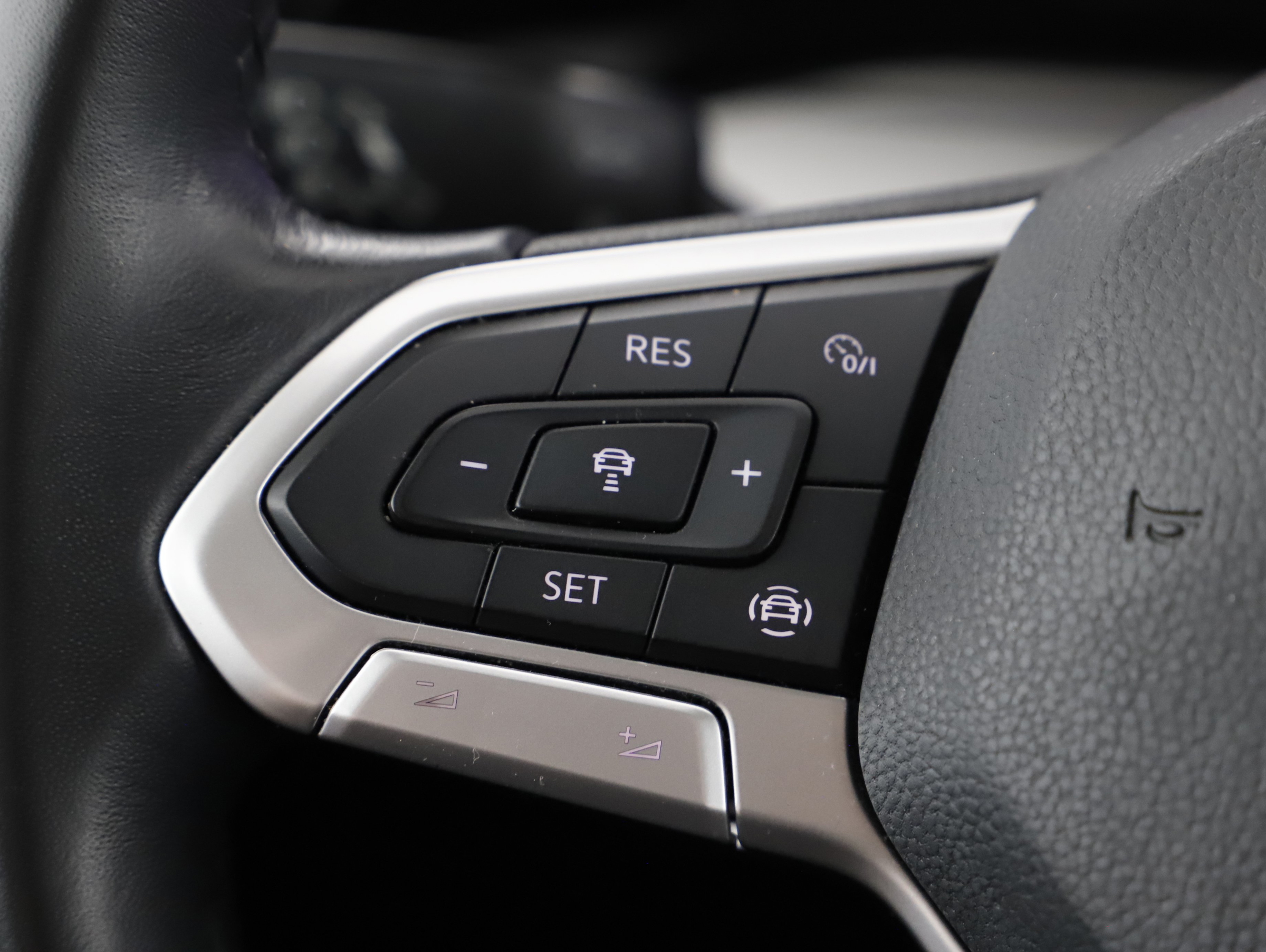 VW Golf VIII 2.0 TDI Life | Bild 10 von 21