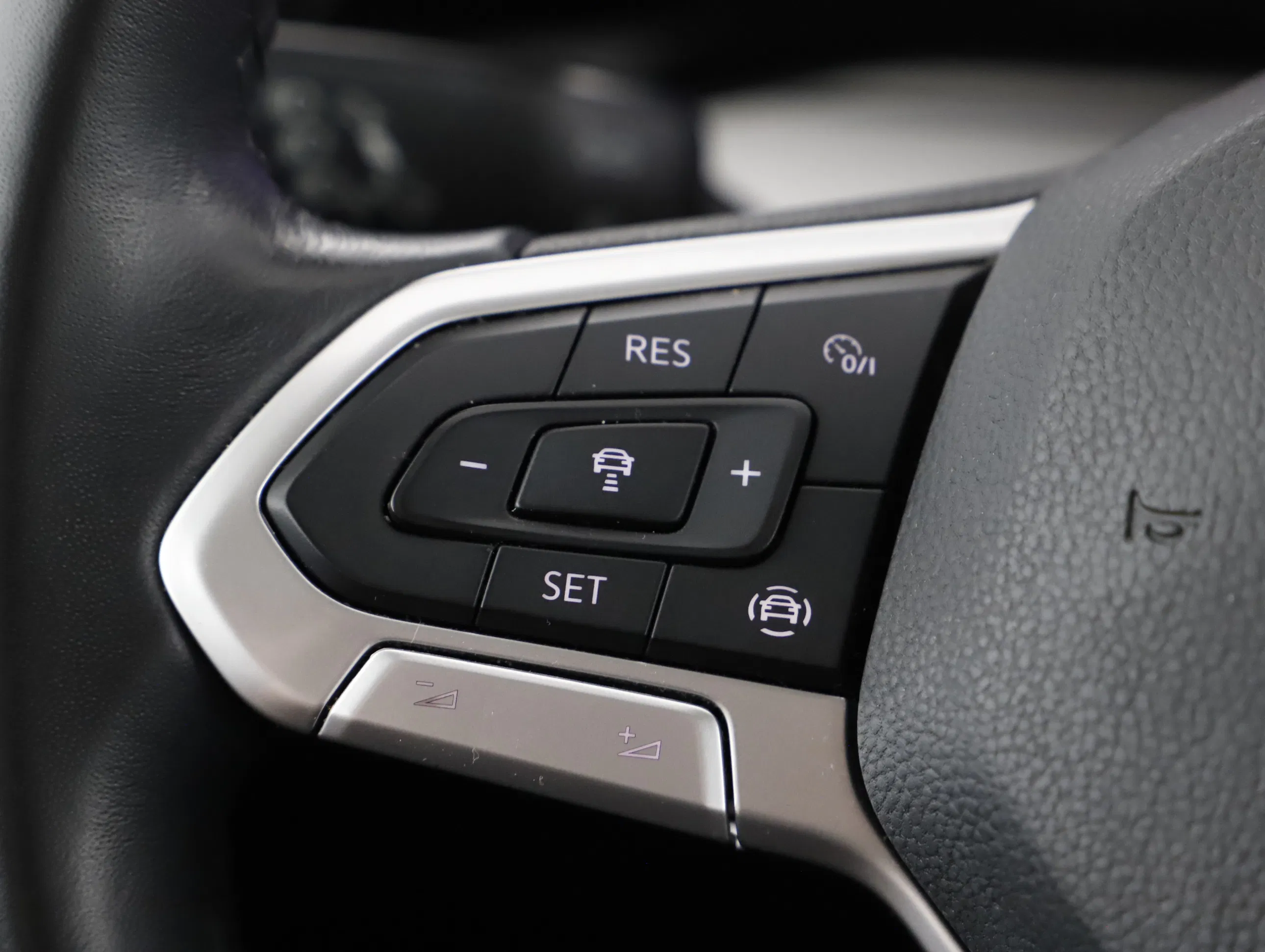 VW Golf VIII 2.0 TDI Life | Bild 10 von 21