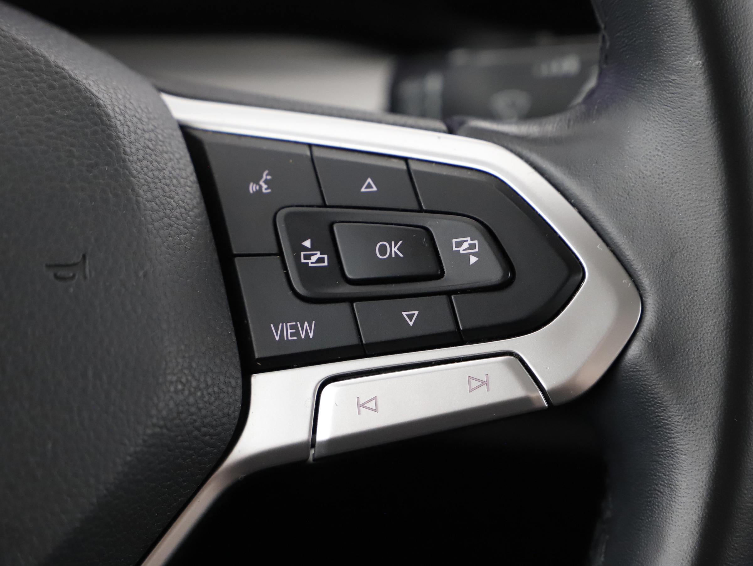 VW Golf VIII 2.0 TDI Life | Bild 11 von 21