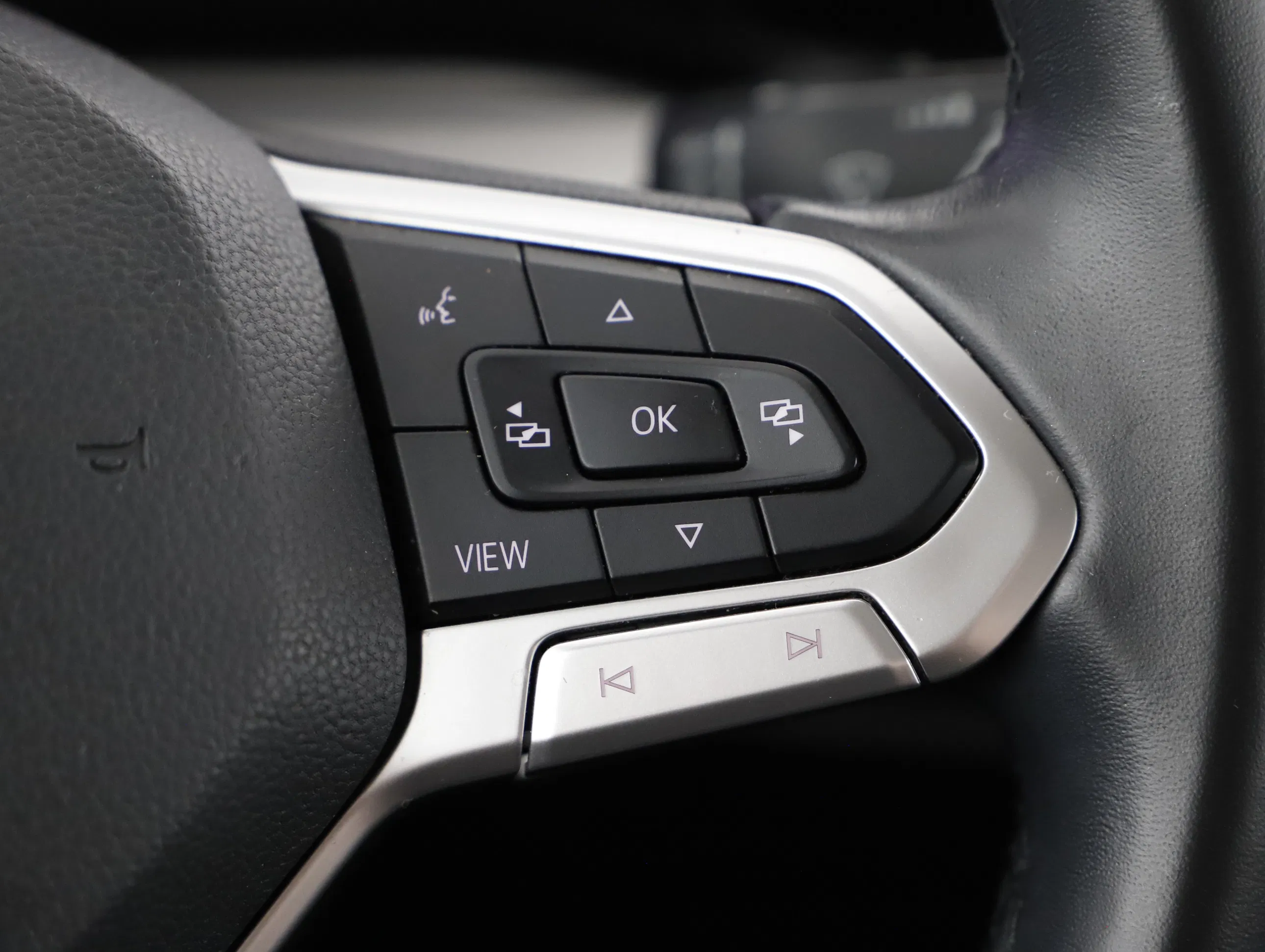 VW Golf VIII 2.0 TDI Life | Bild 11 von 21