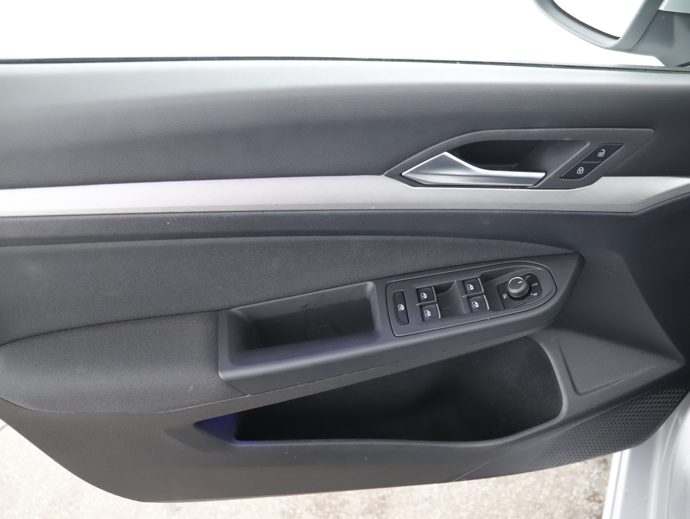 VW Golf VIII 2.0 TDI Life | Bild 4 von 21