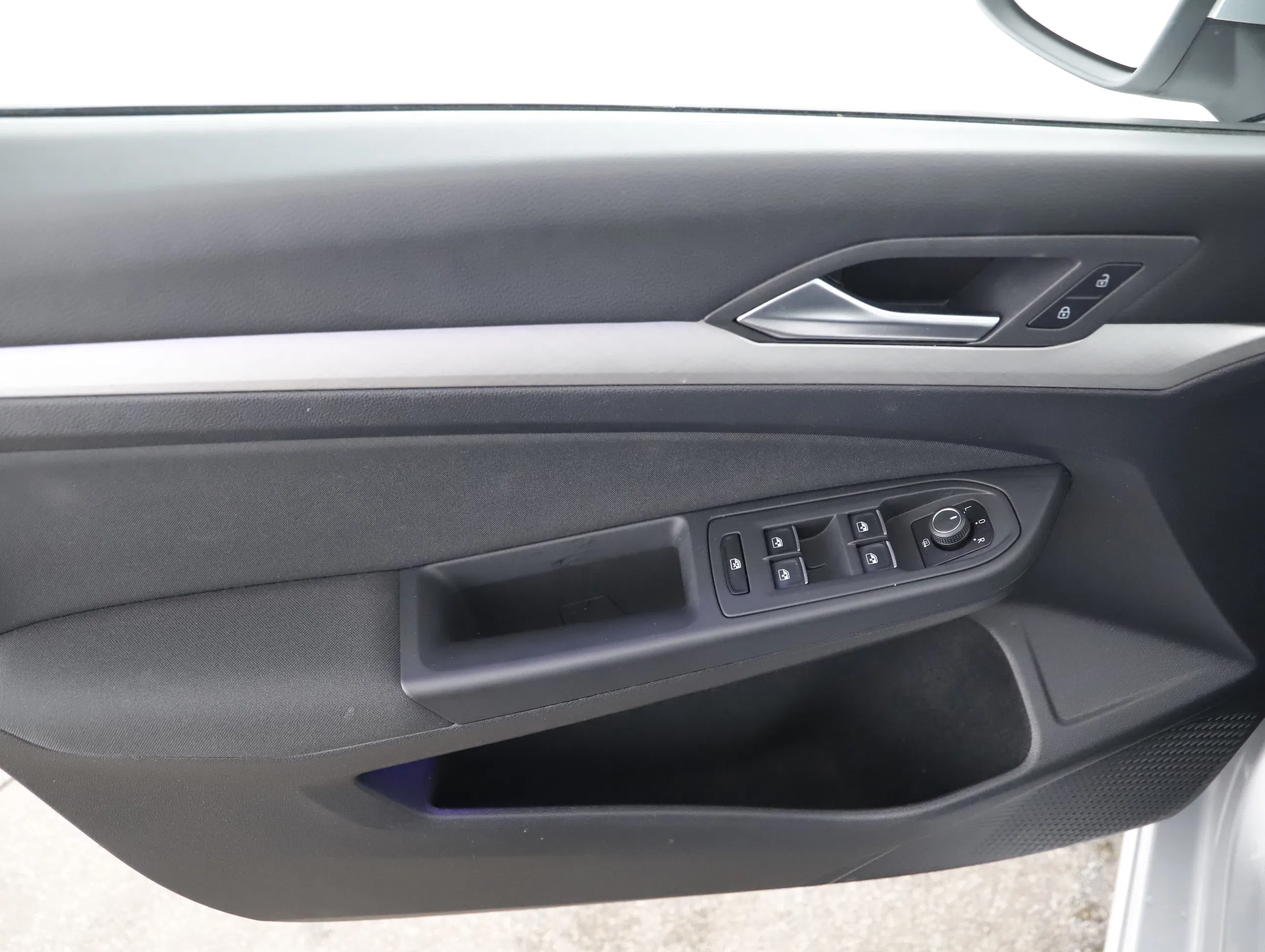 VW Golf VIII 2.0 TDI Life | Bild 4 von 21