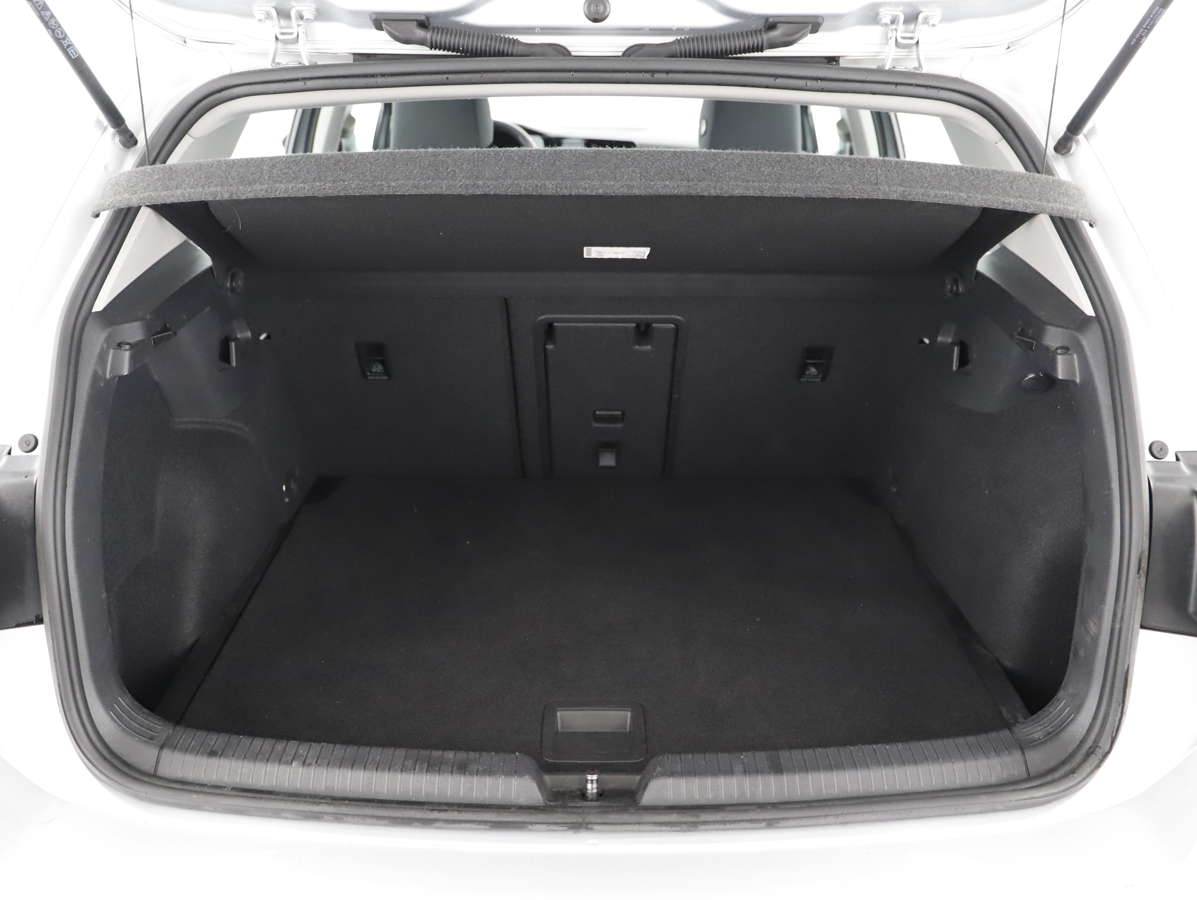 VW Golf VIII 2.0 TDI Life | Bild 19 von 21