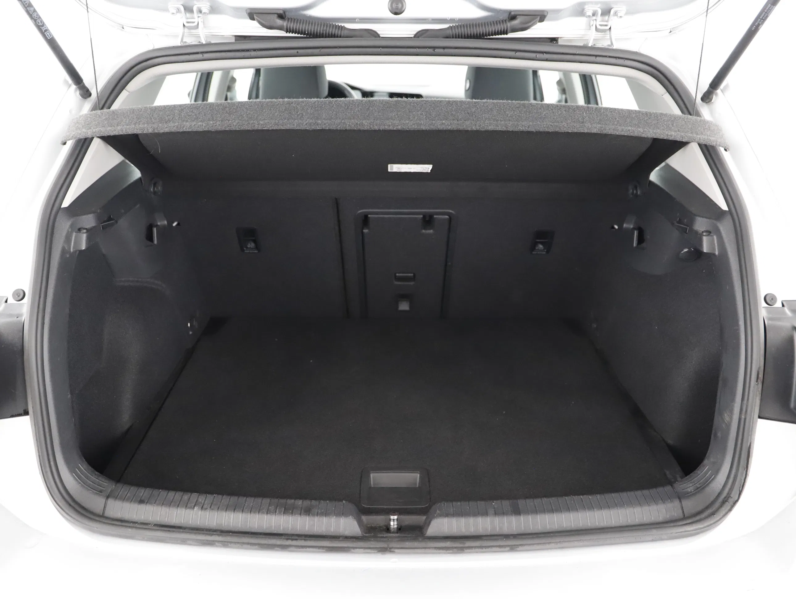 VW Golf VIII 2.0 TDI Life | Bild 19 von 21