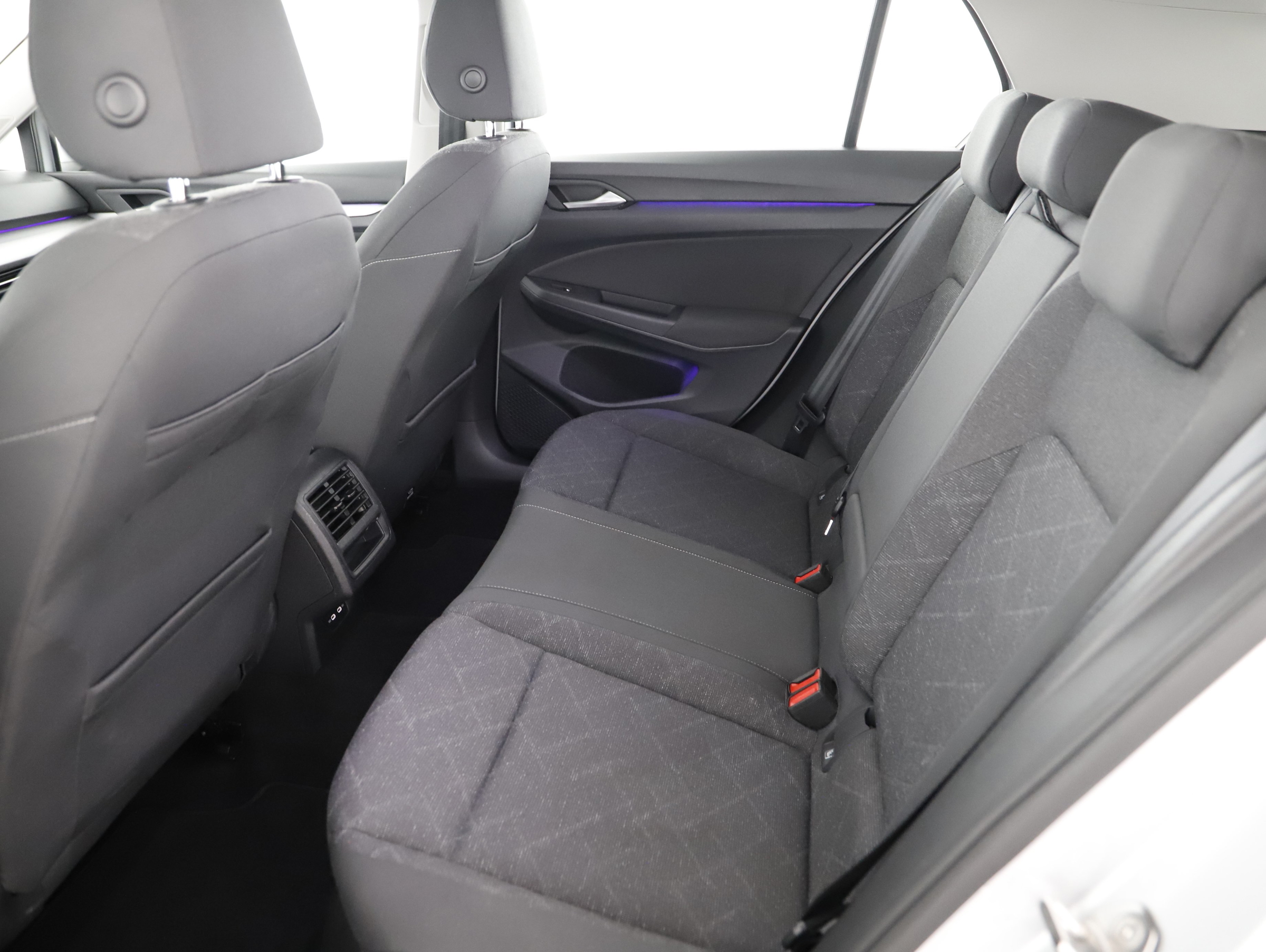 VW Golf VIII 2.0 TDI Life | Bild 18 von 21