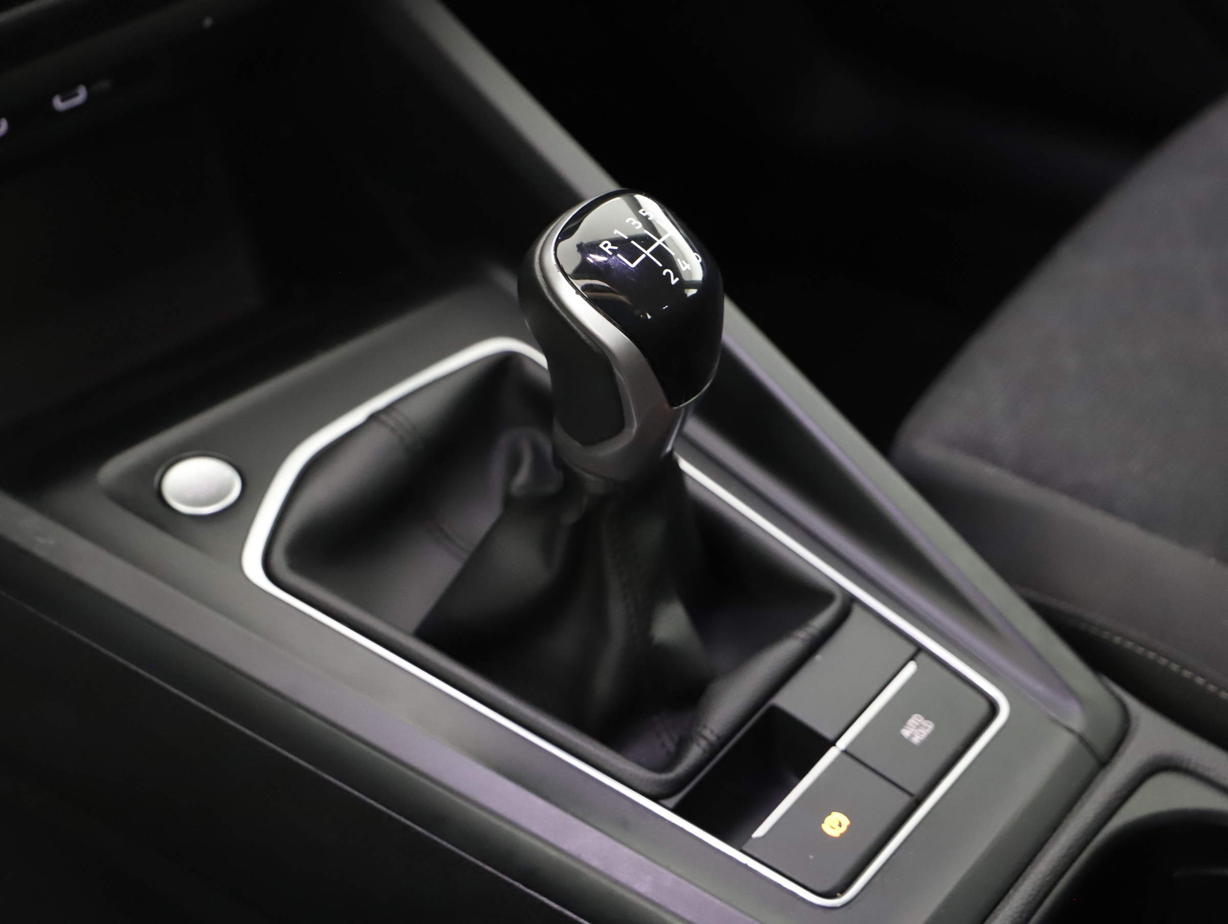 VW Golf VIII 2.0 TDI Life | Bild 17 von 21