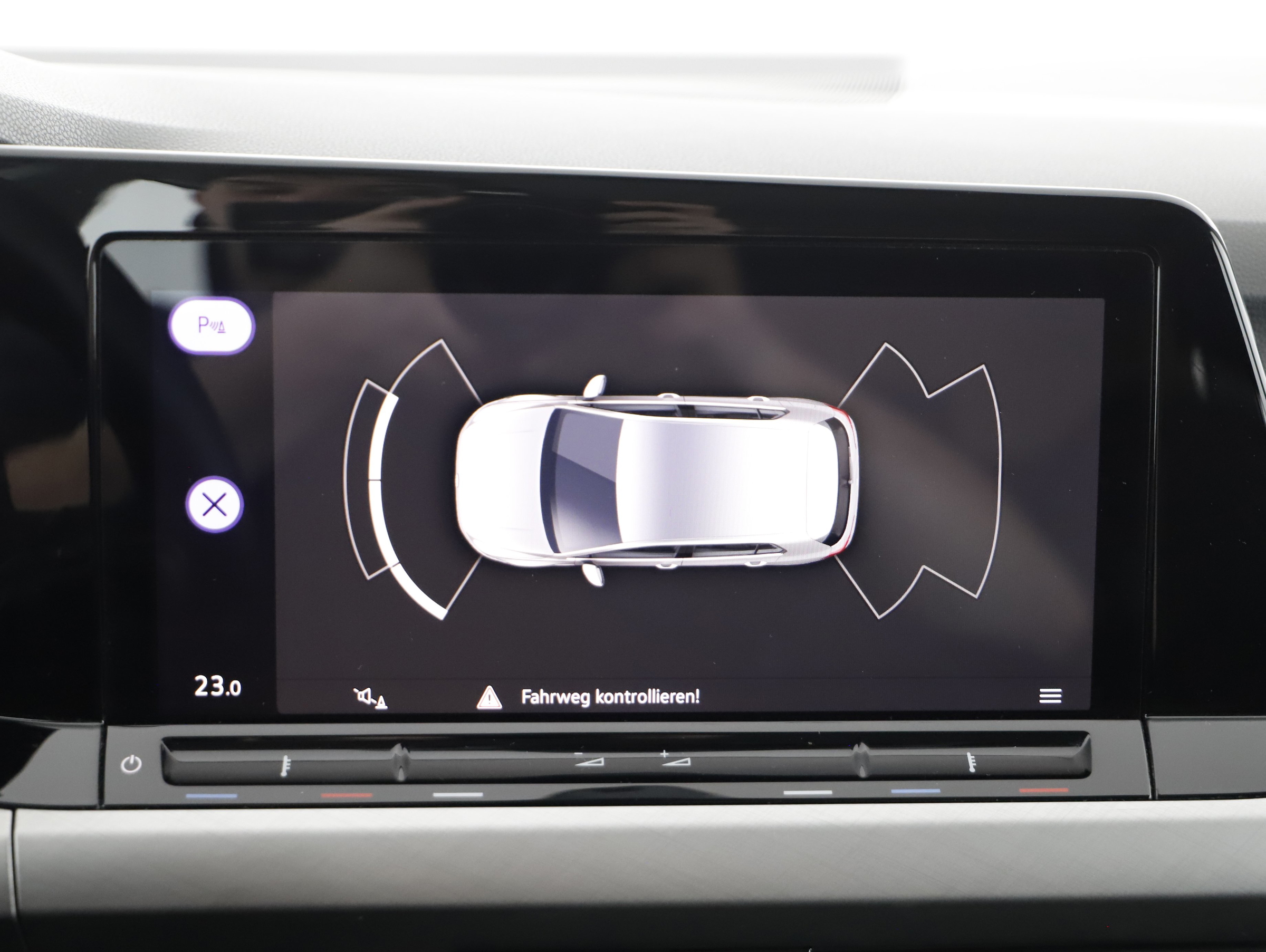 VW Golf VIII 2.0 TDI Life | Bild 15 von 21