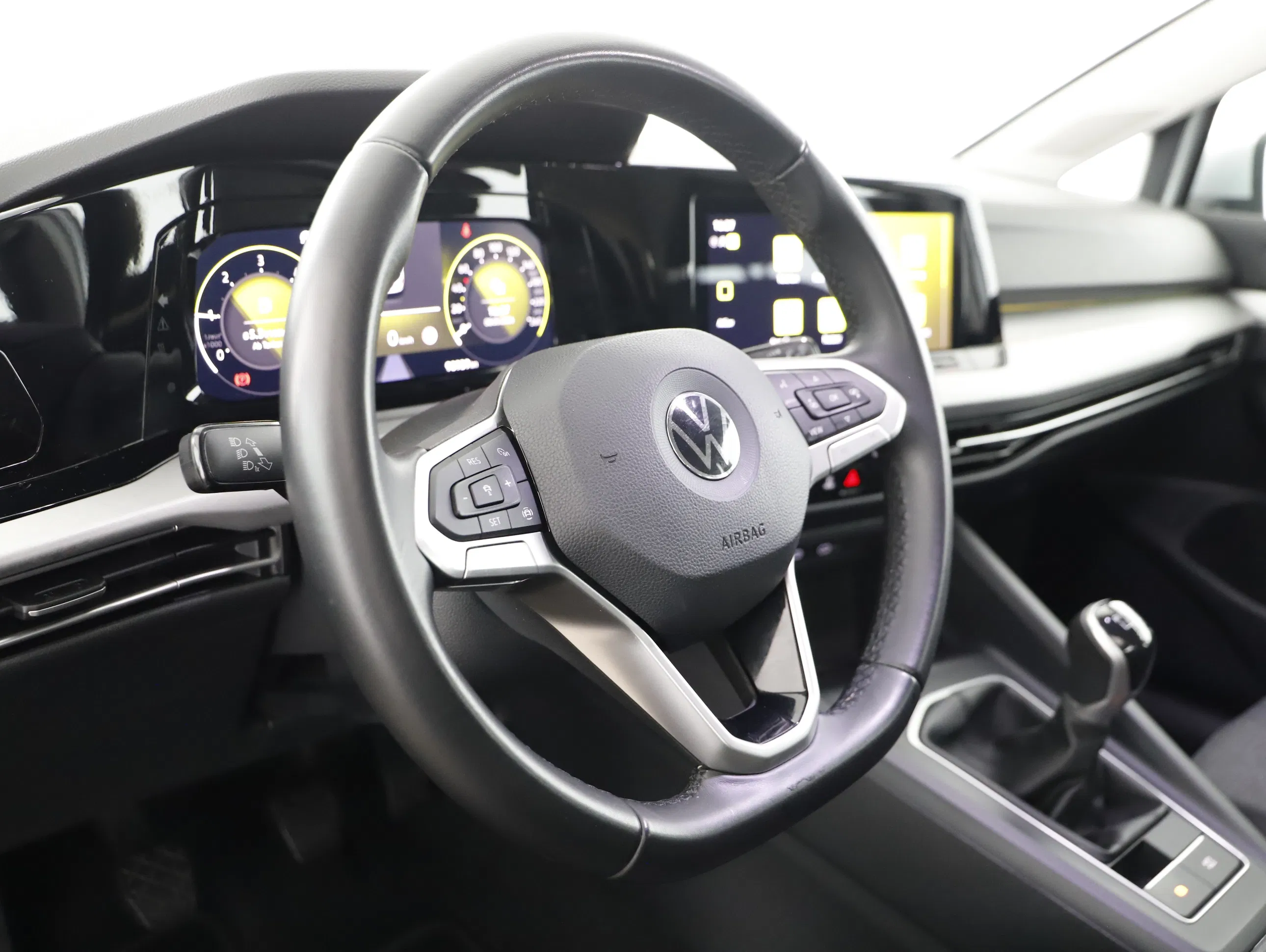 VW Golf VIII 2.0 TDI Life | Bild 9 von 20