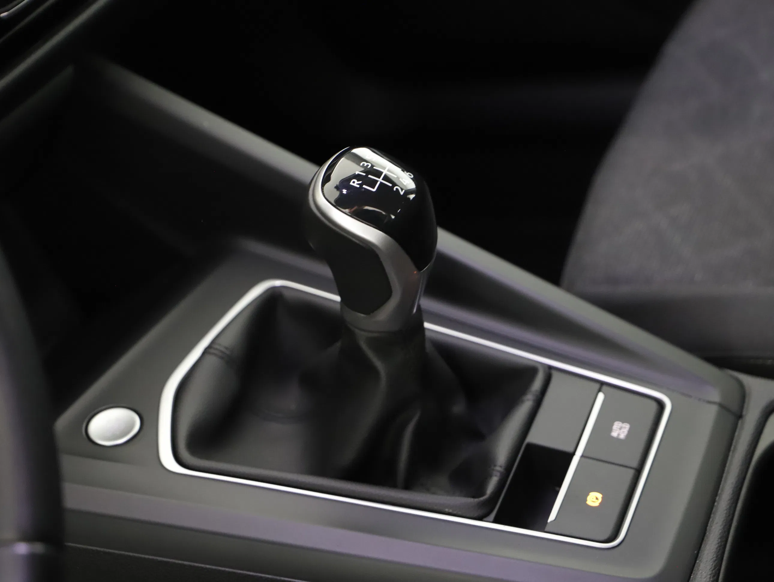 VW Golf VIII 2.0 TDI Life | Bild 17 von 20