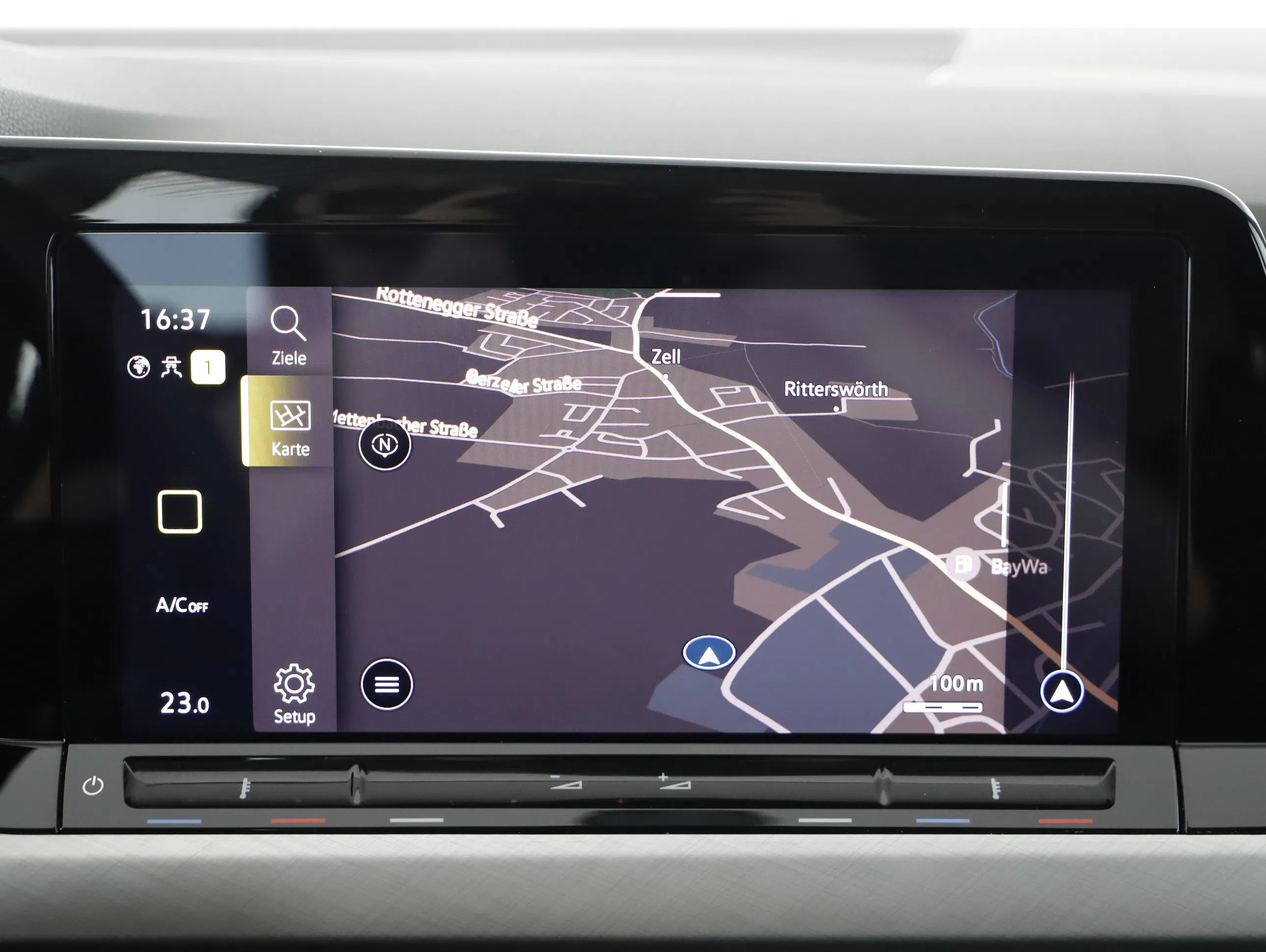 VW Golf VIII 2.0 TDI Life | Bild 14 von 20