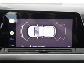 VW Golf VIII 2.0 TDI Life | Thumbnail 15 von 20