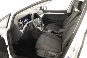 VW Golf VIII 2.0 TDI Life | Thumbnail 14 von 30