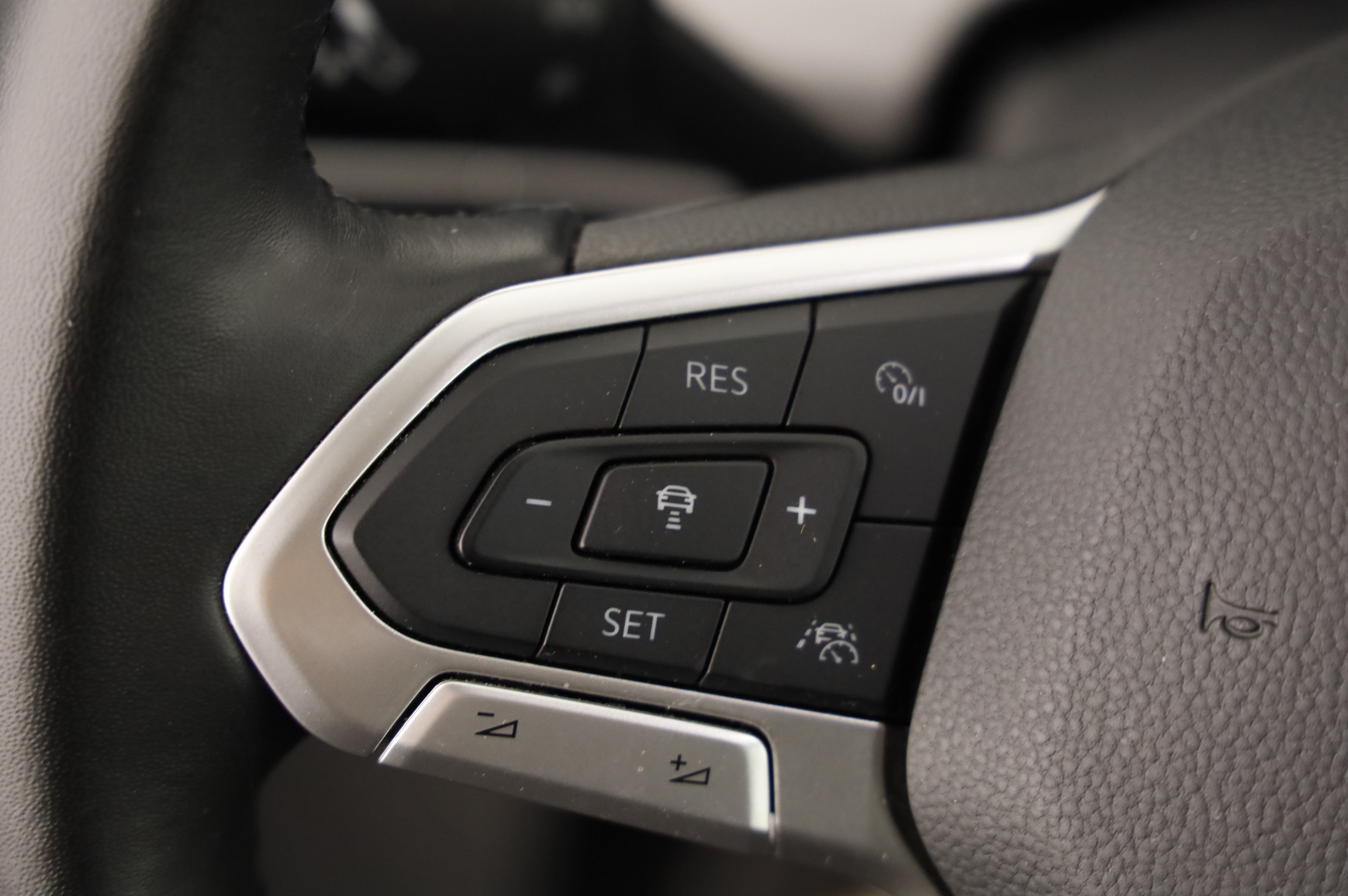 VW Golf VIII 2.0 TDI Life | Bild 18 von 30