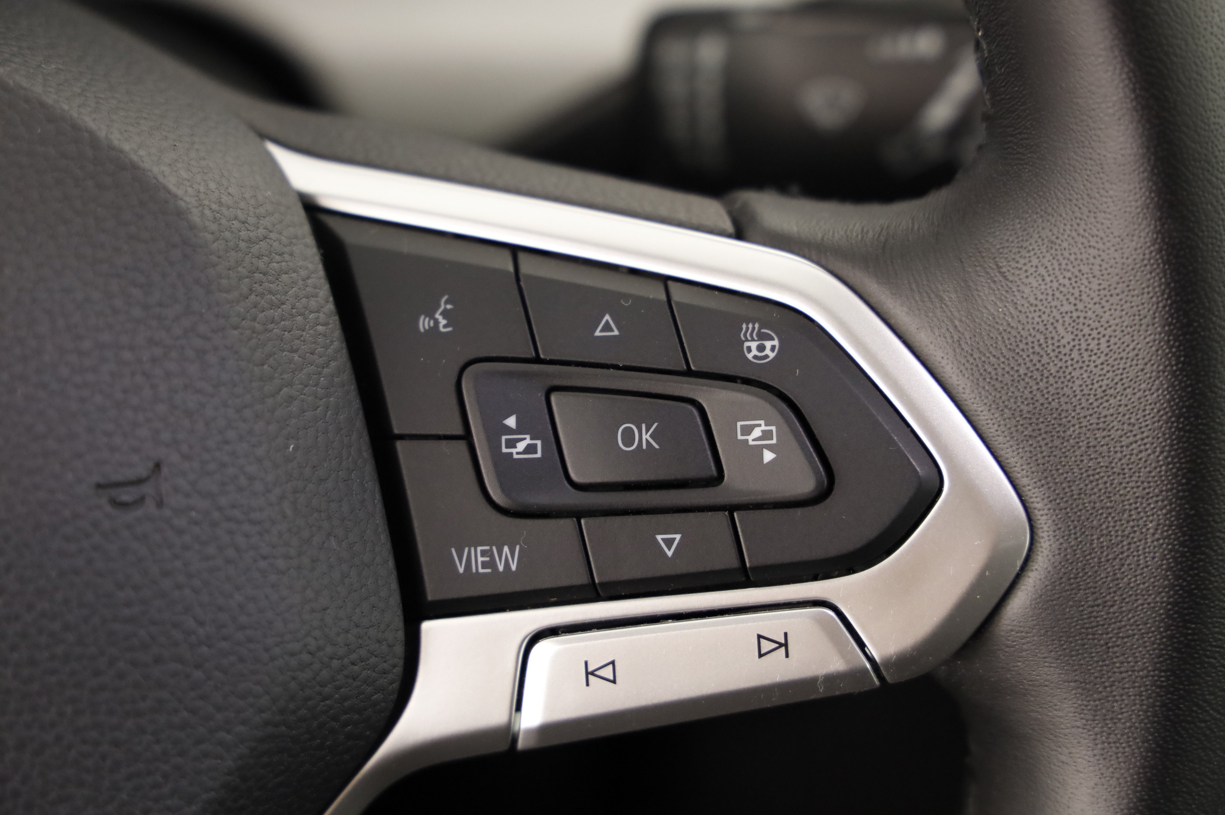 VW Golf VIII 2.0 TDI Life | Bild 19 von 30