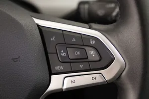 VW Golf VIII 2.0 TDI Life | Thumbnail 19 von 30