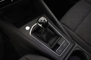 VW Golf VIII 2.0 TDI Life | Thumbnail 24 von 30