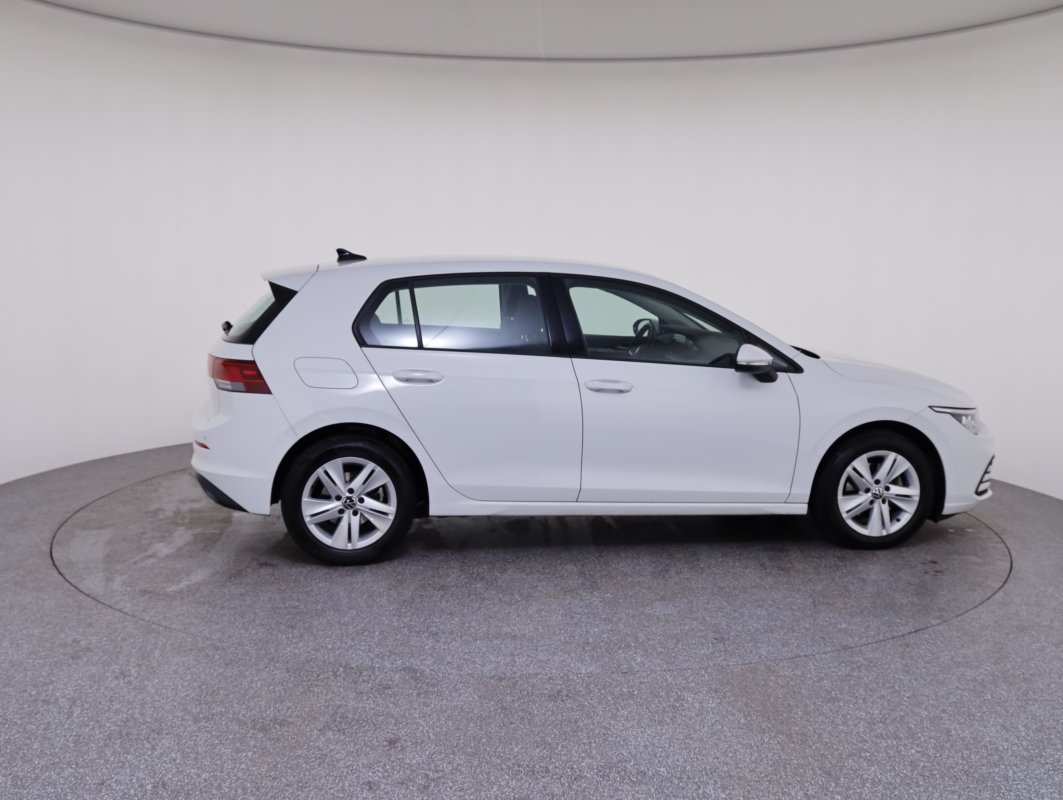 VW Golf VIII 2.0 TDI Life | Bild 5 von 30