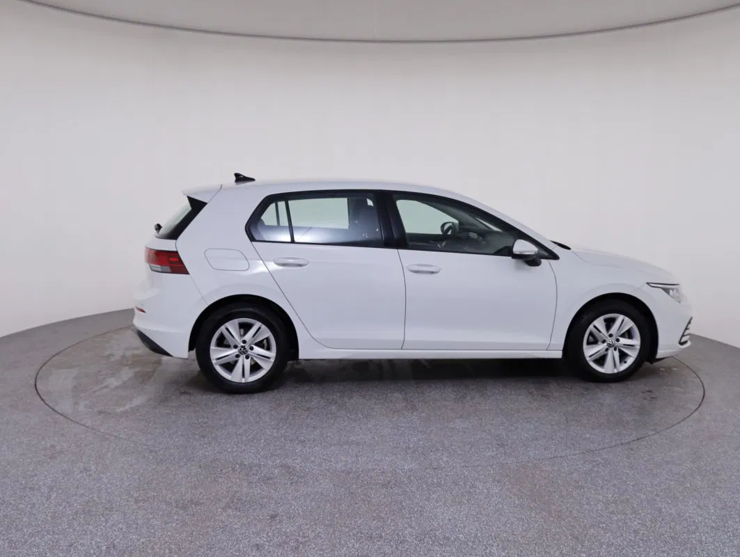 VW Golf VIII 2.0 TDI Life | Bild 5 von 30