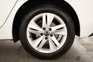 VW Golf VIII 2.0 TDI Life | Thumbnail 10 von 30