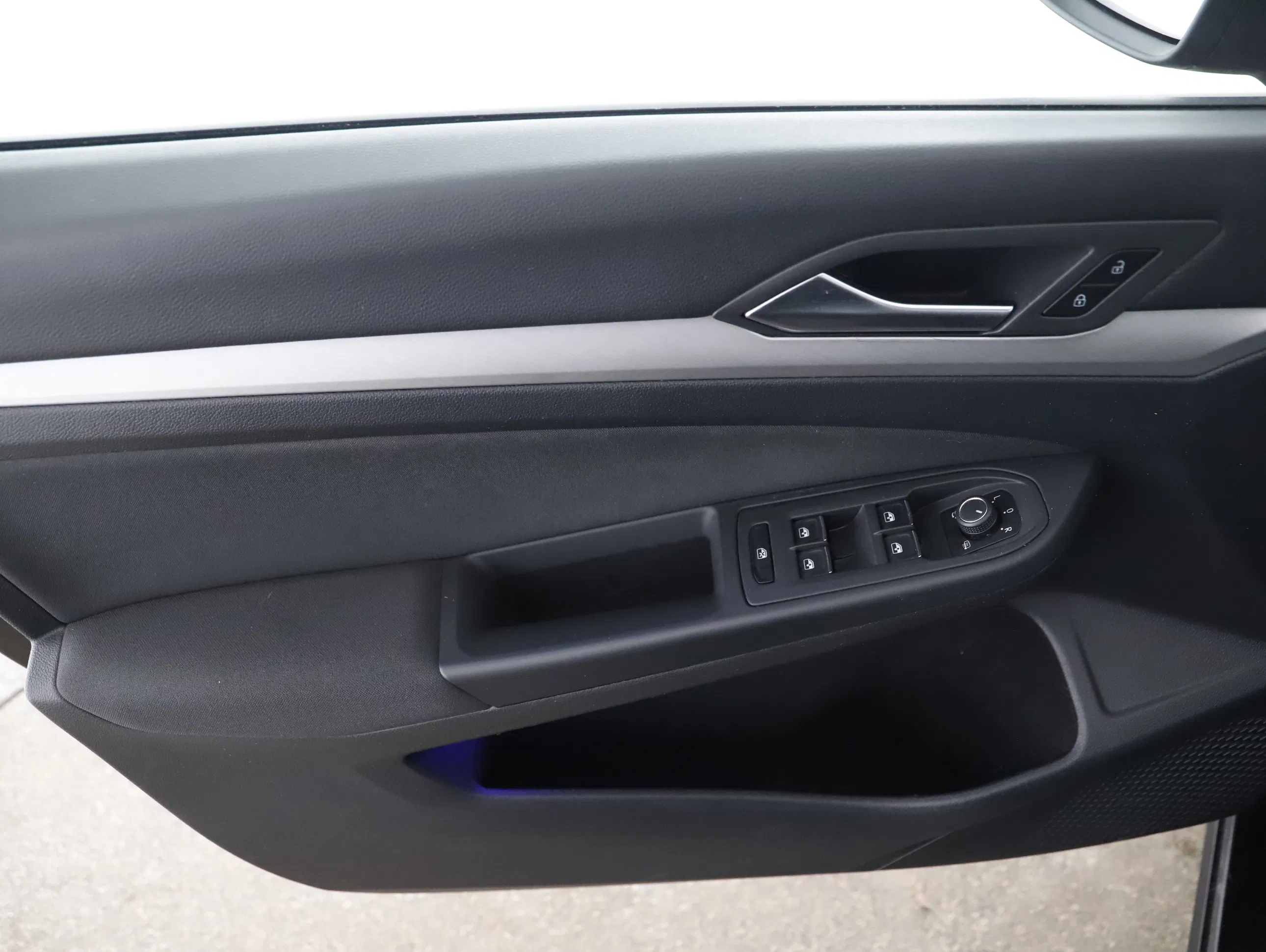 VW Golf VIII Variant 2.0 TDI Life | Bild 14 von 21