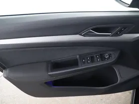 VW Golf VIII Variant 2.0 TDI Life | Thumbnail 14 von 21