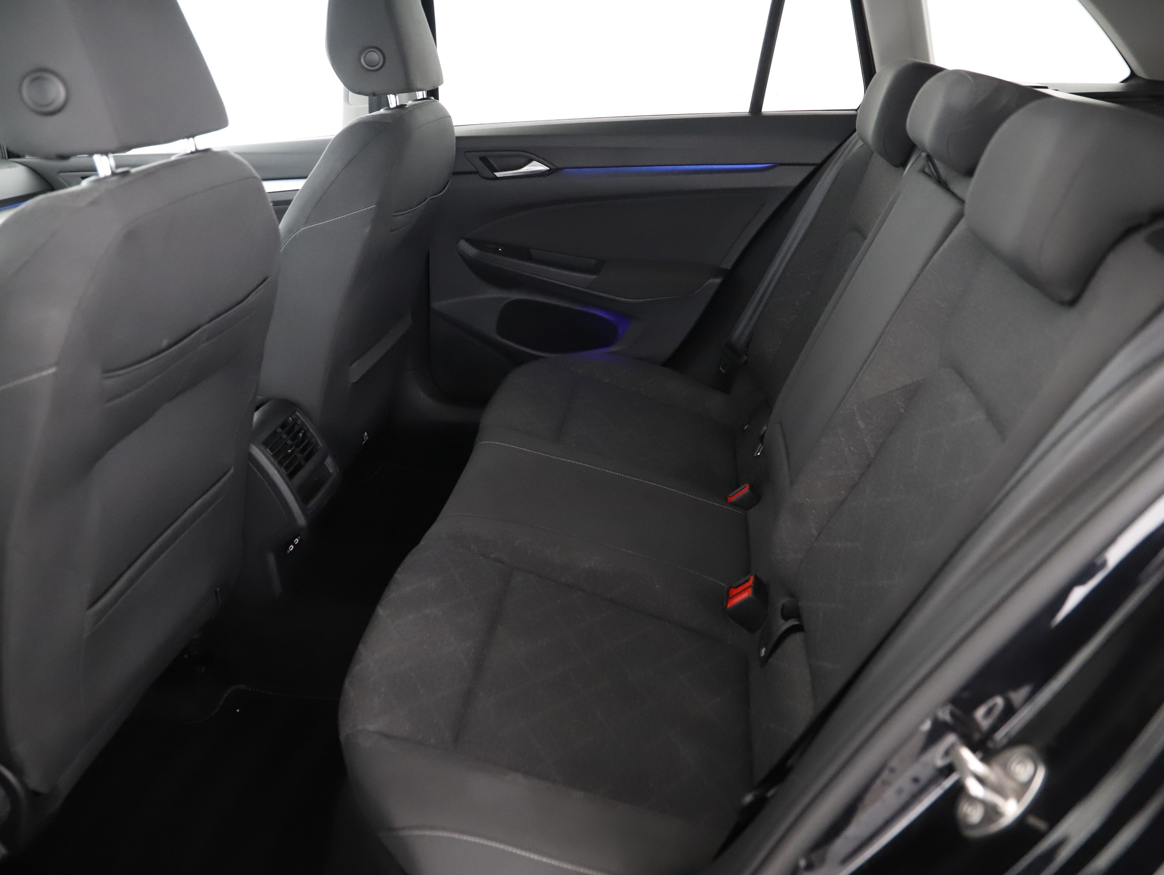 VW Golf VIII Variant 2.0 TDI Life | Bild 2 von 21