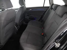 VW Golf VIII Variant 2.0 TDI Life | Thumbnail 2 von 21