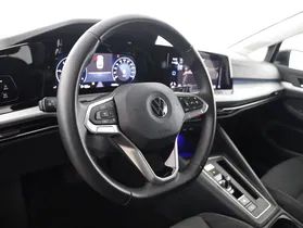 VW Golf VIII Variant 2.0 TDI Life | Thumbnail 4 von 21