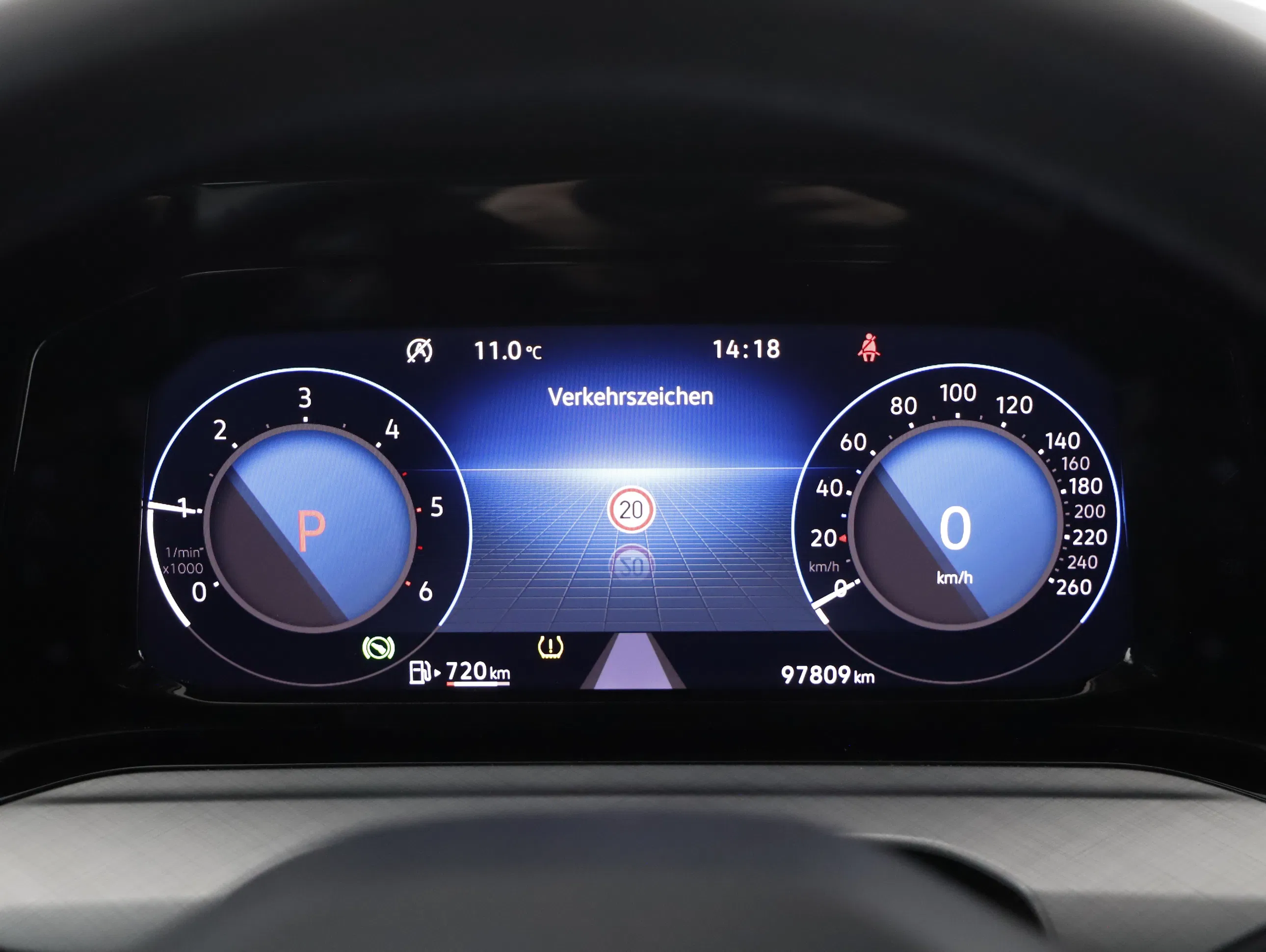 VW Golf VIII Variant 2.0 TDI Life | Bild 6 von 21